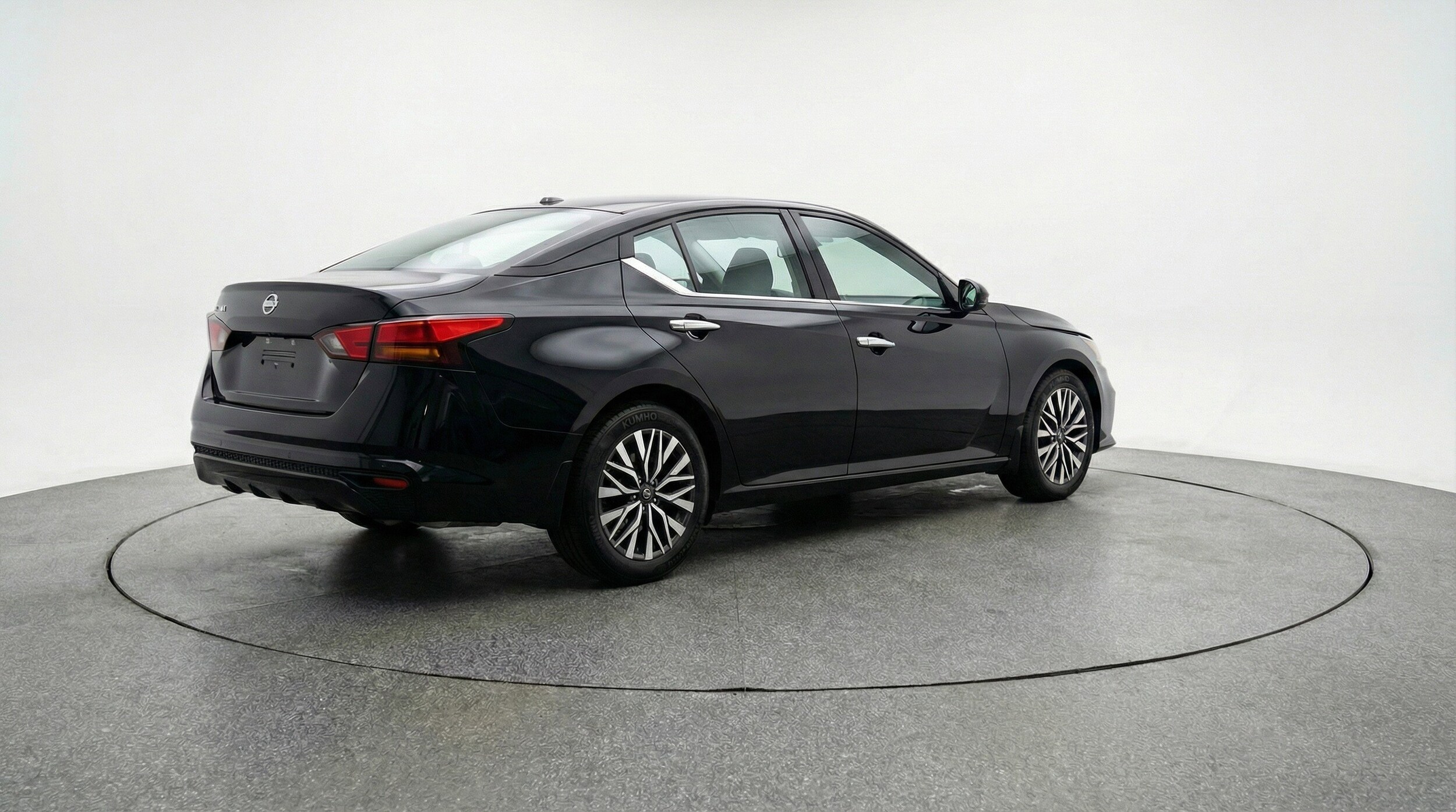 Thumbnail: 2025 Nissan Altima - 9