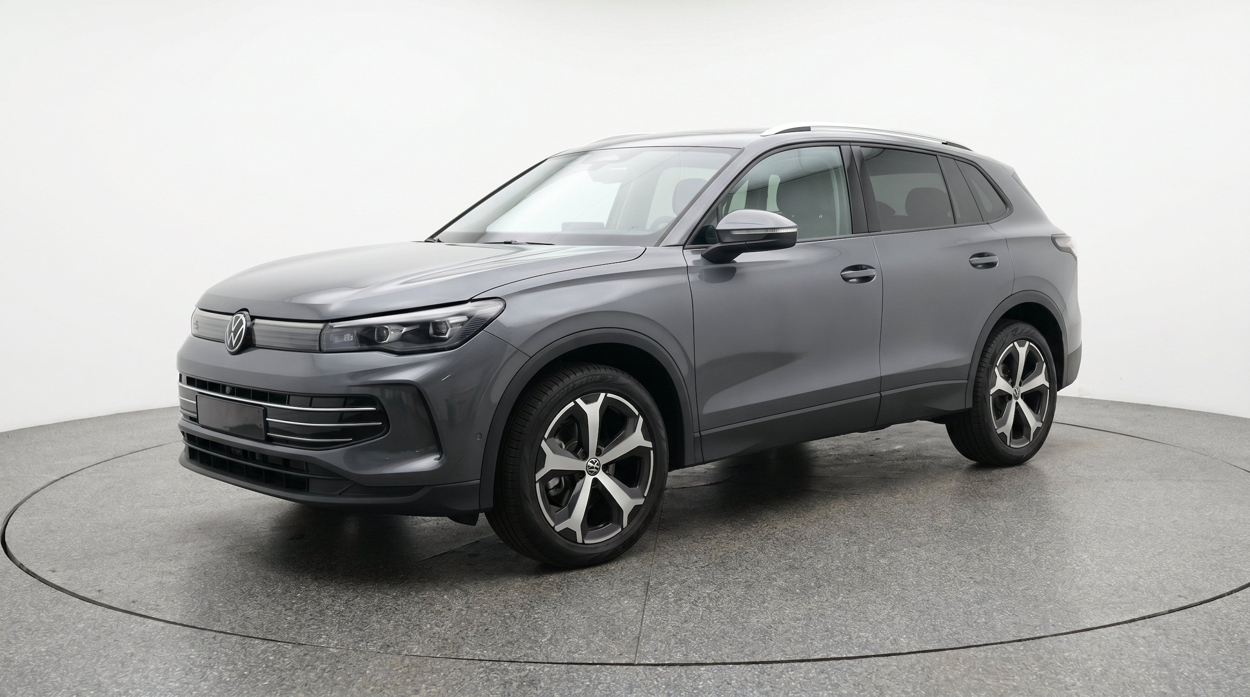 Thumbnail: 2026 Volkswagen Tiguan - 3