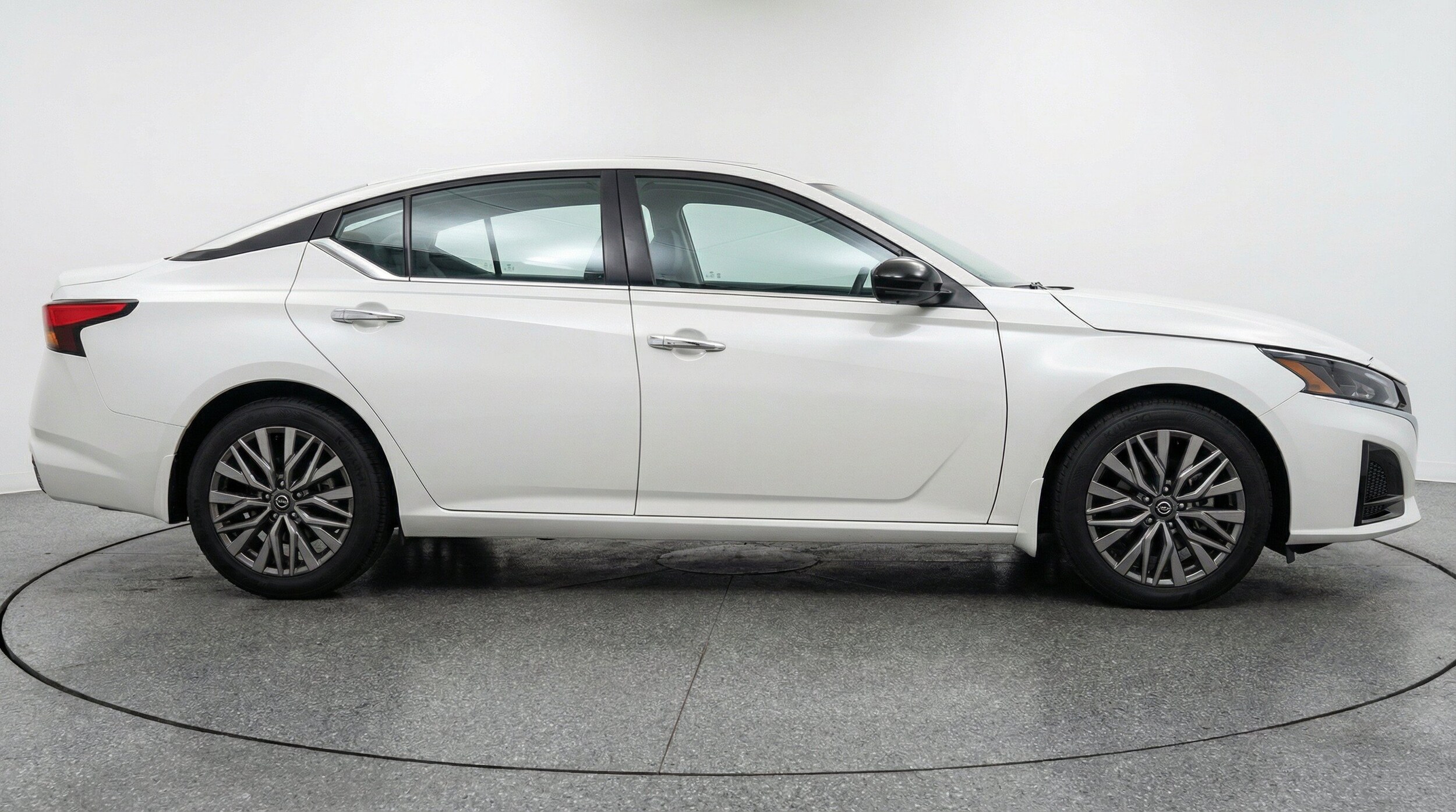 Thumbnail: 2025 Nissan Altima - 11