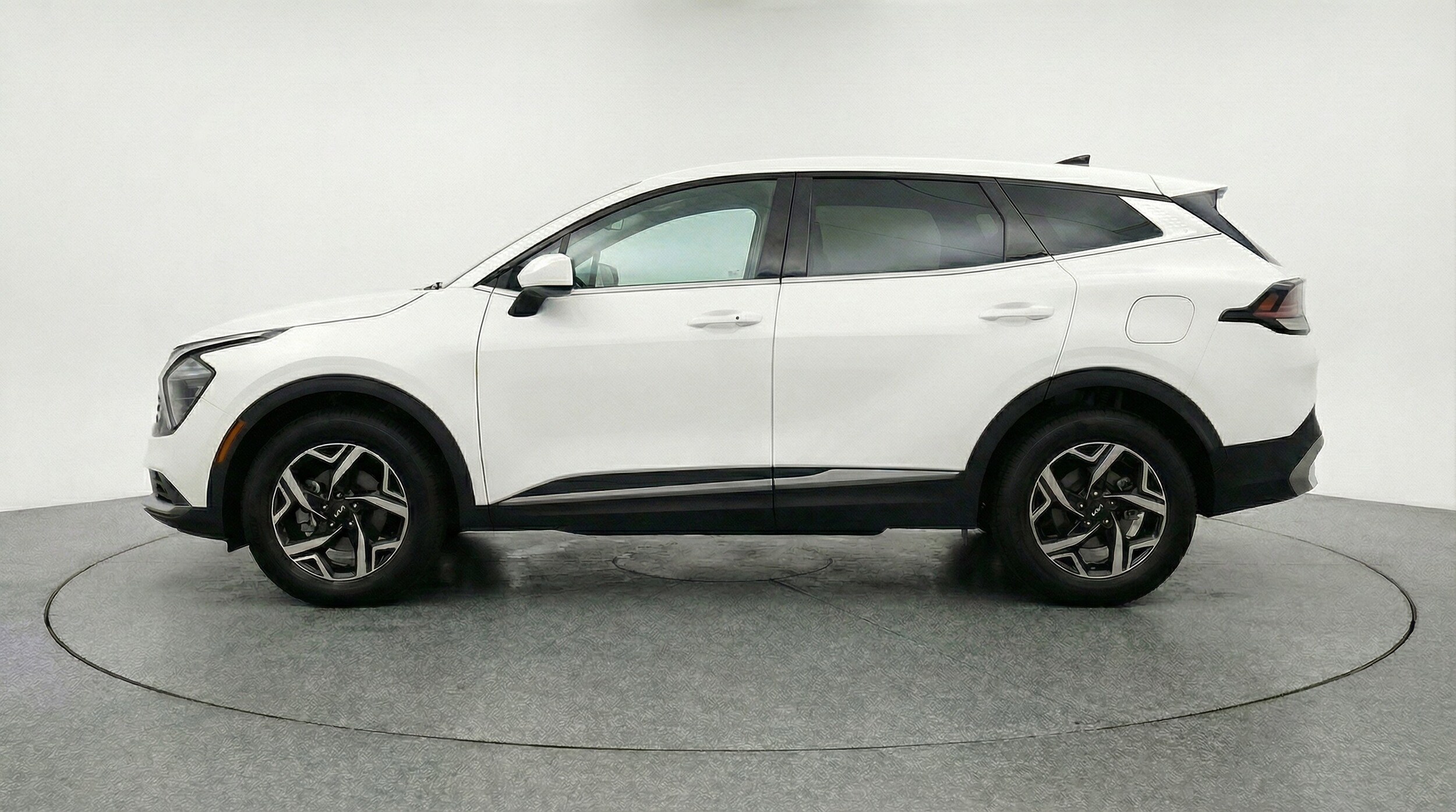 Thumbnail: 2025 Kia Sportage - 5