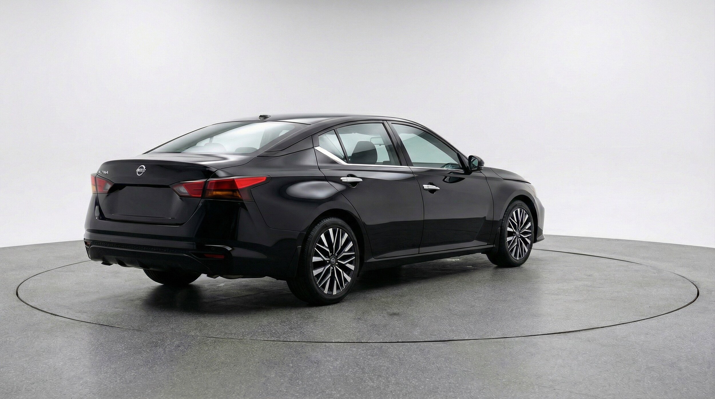 Thumbnail: 2025 Nissan Altima - 9