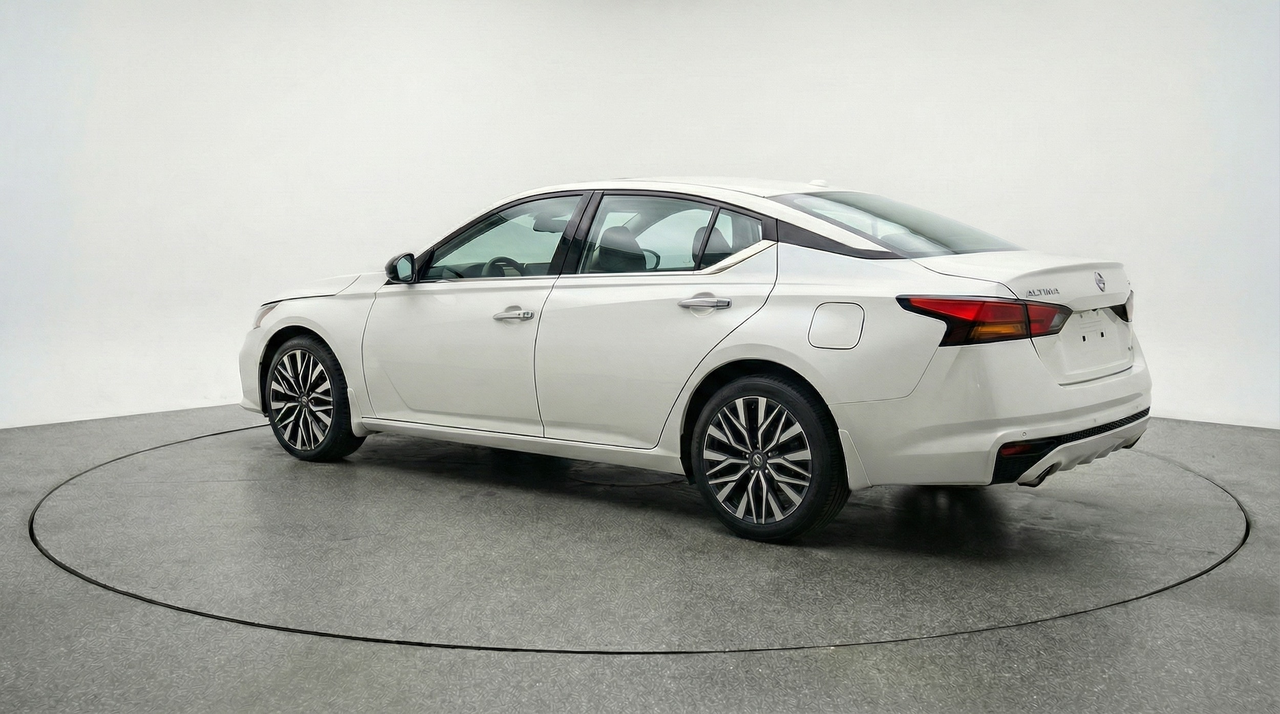 Thumbnail: 2025 Nissan Altima - 5