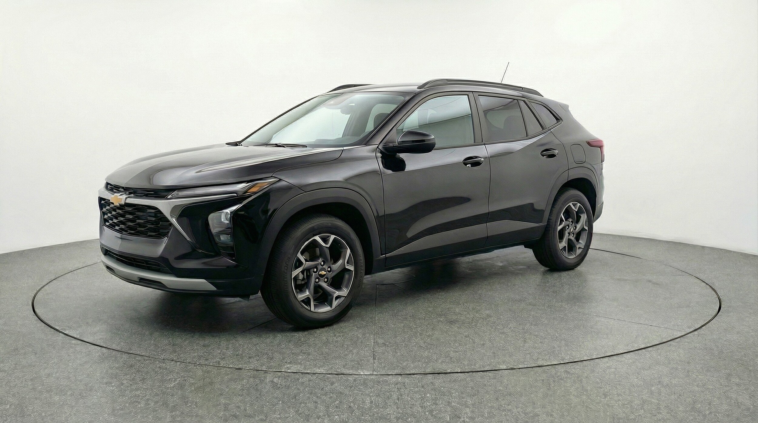 Thumbnail: 2025 Chevrolet Trax - 3