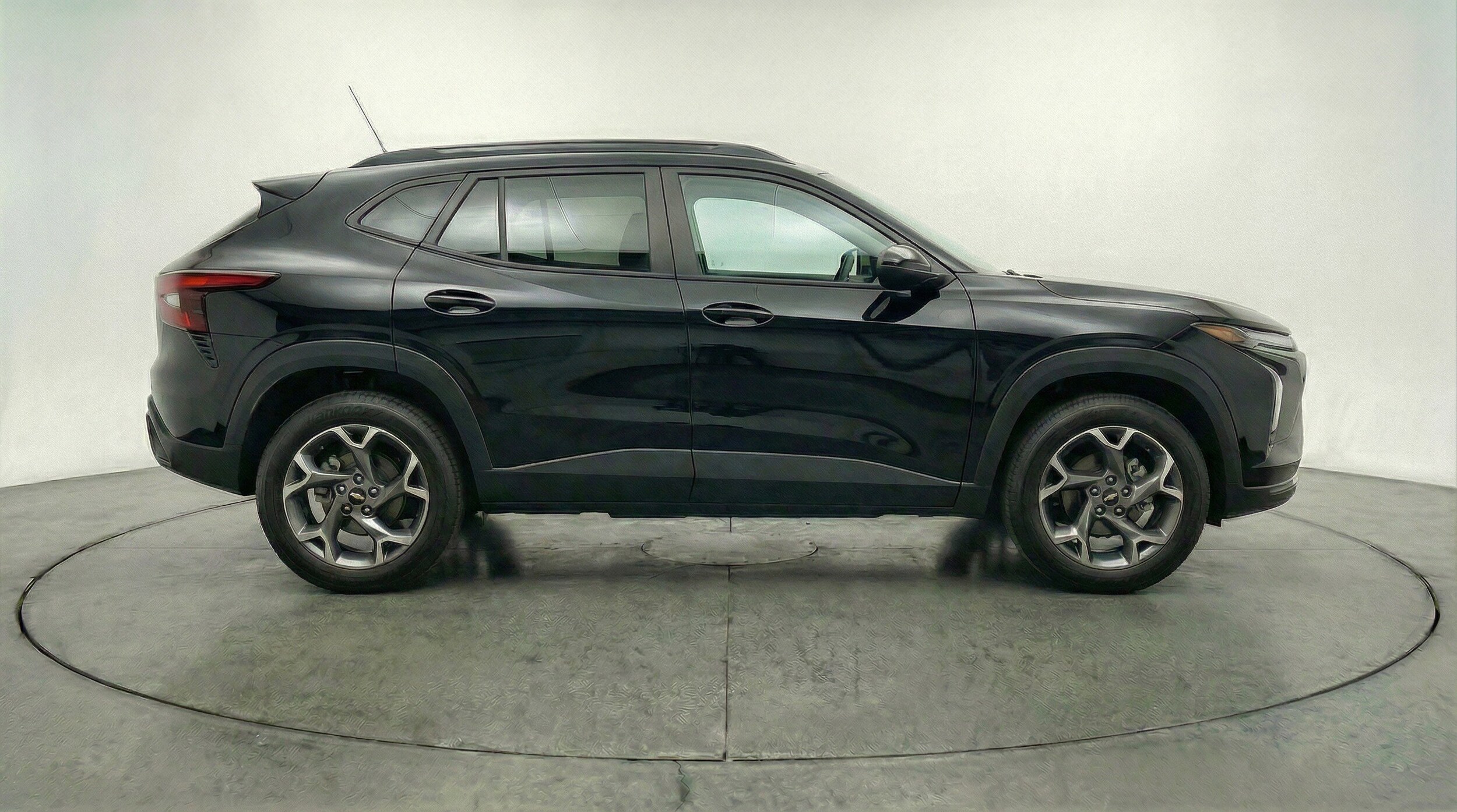 Thumbnail: 2025 Chevrolet Trax - 11