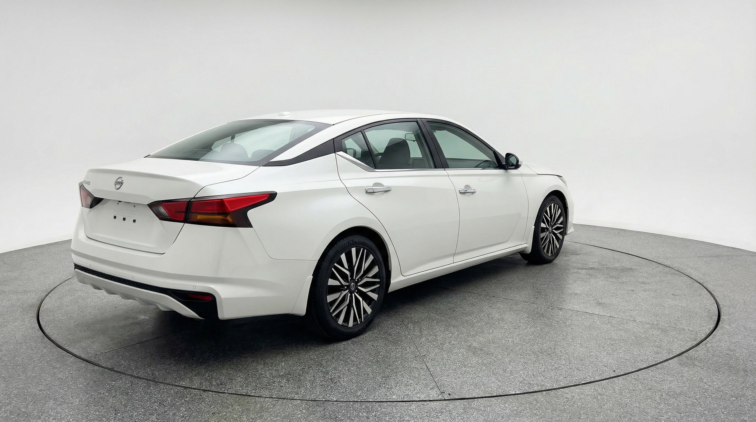 Thumbnail: 2025 Nissan Altima - 9