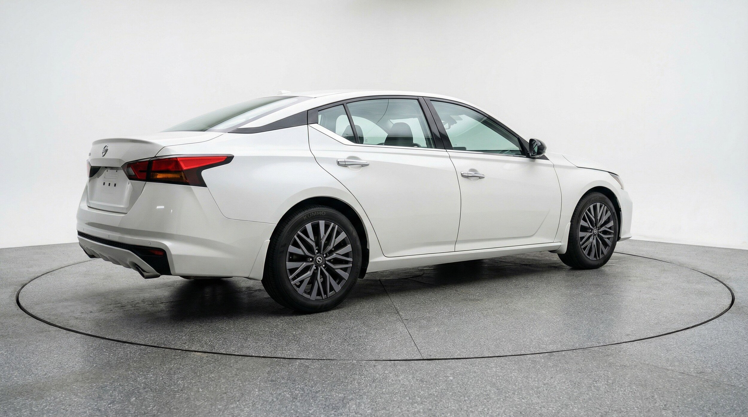 Thumbnail: 2025 Nissan Altima - 9