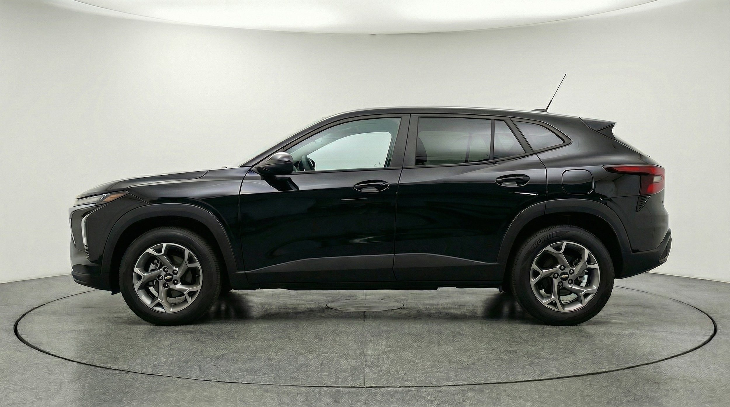 Thumbnail: 2025 Chevrolet Trax - 4