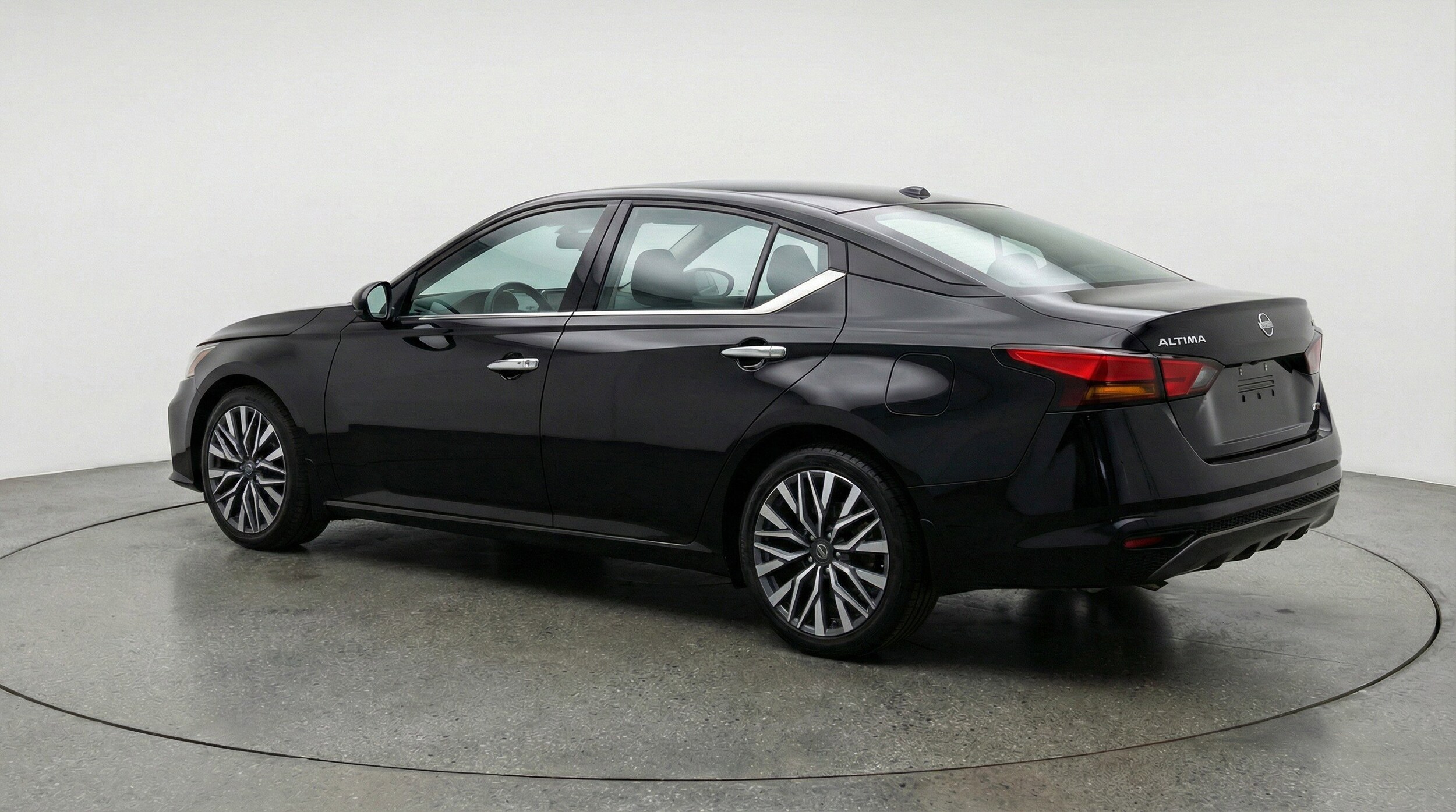 Thumbnail: 2025 Nissan Altima - 6