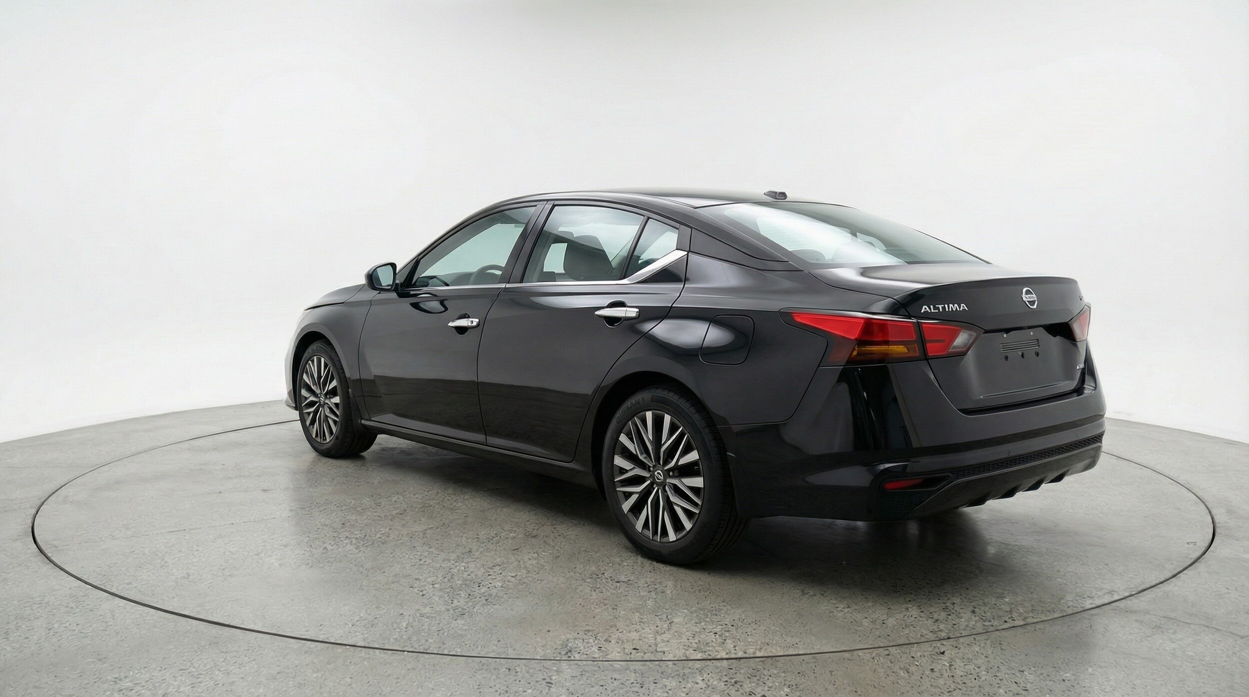 Thumbnail: 2025 Nissan Altima - 5