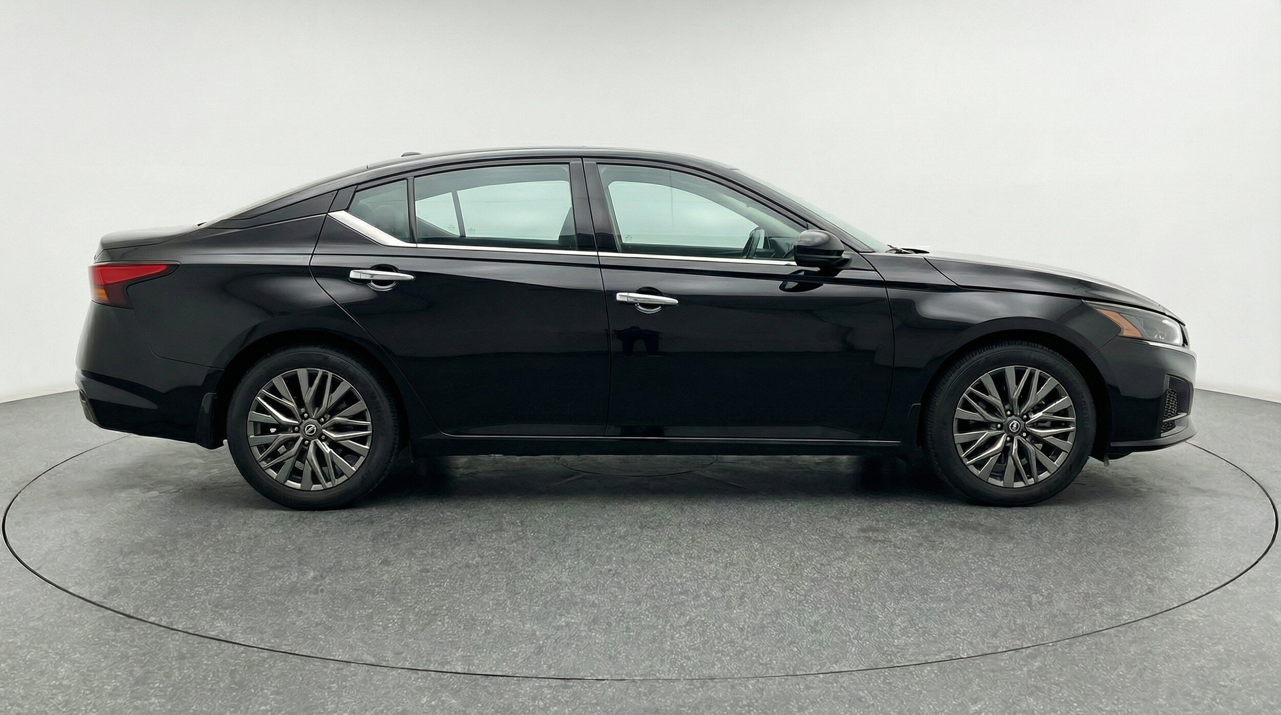 Thumbnail: 2025 Nissan Altima - 10