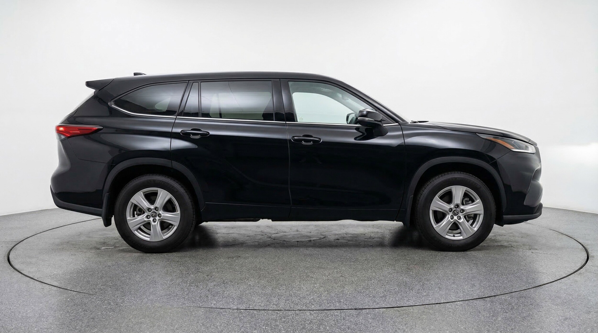 Thumbnail: 2025 Toyota Highlander - 11