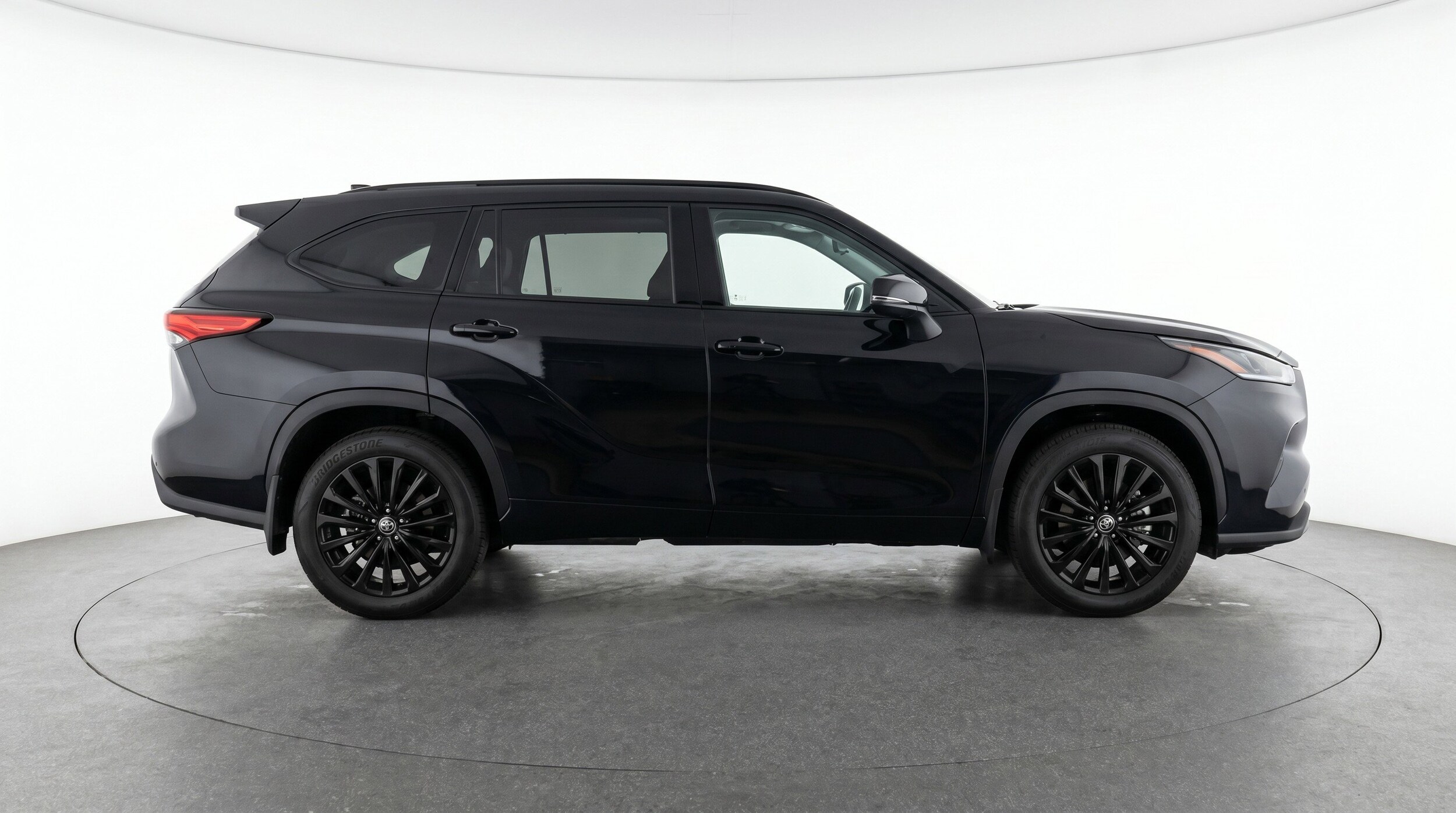 Thumbnail: 2025 Toyota Highlander - 11