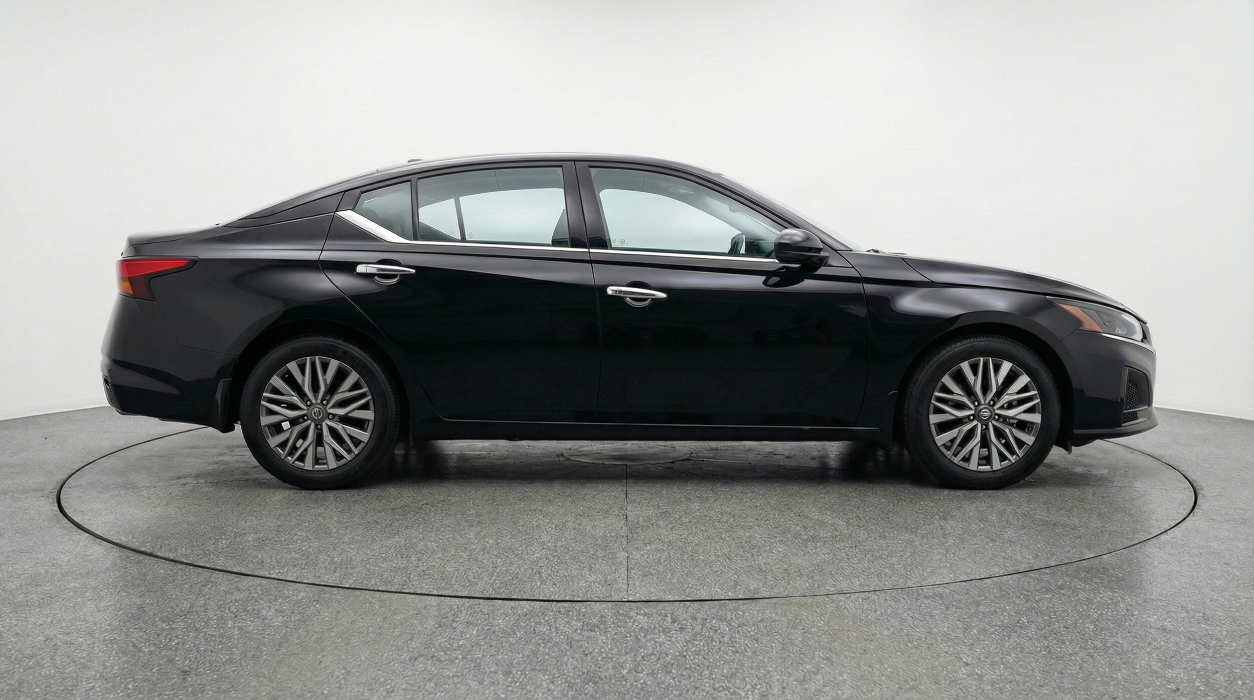 Thumbnail: 2025 Nissan Altima - 8