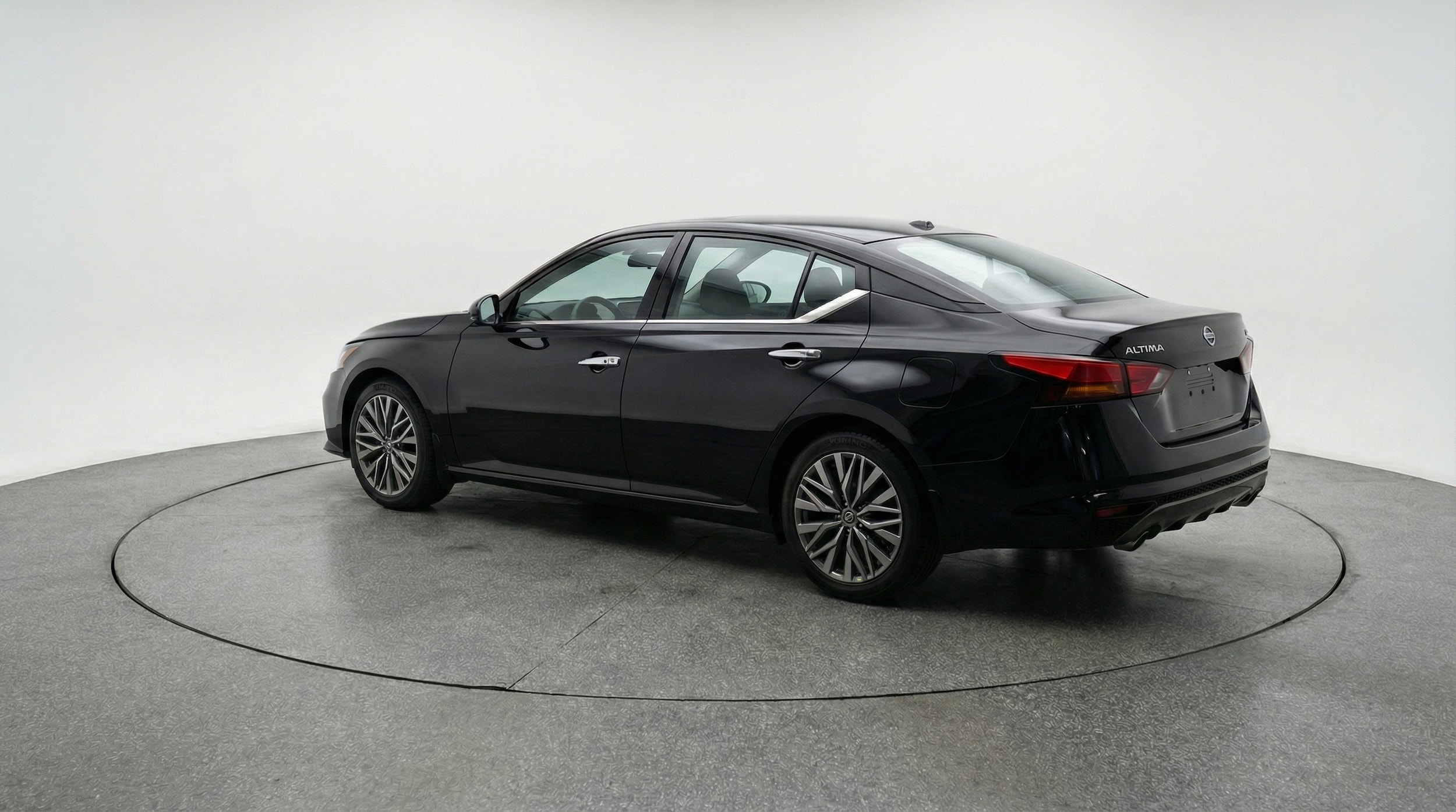 Thumbnail: 2025 Nissan Altima - 5