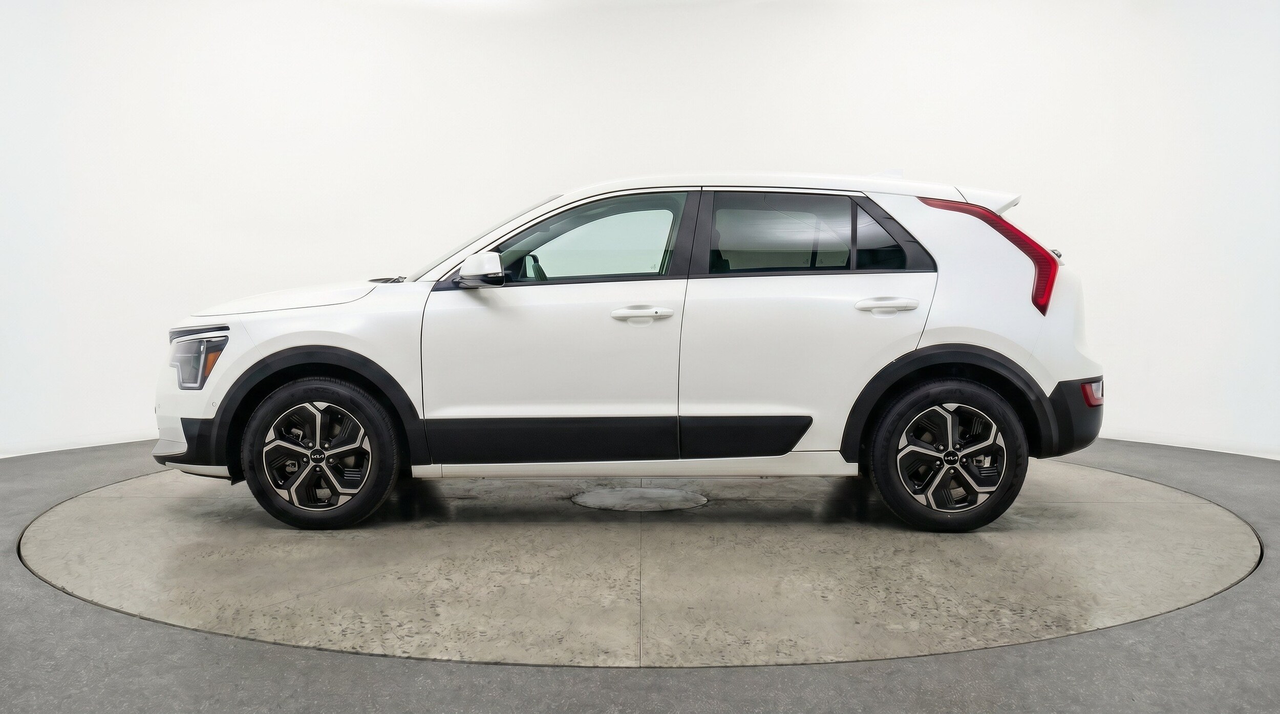 Thumbnail: 2026 Kia Niro - 5