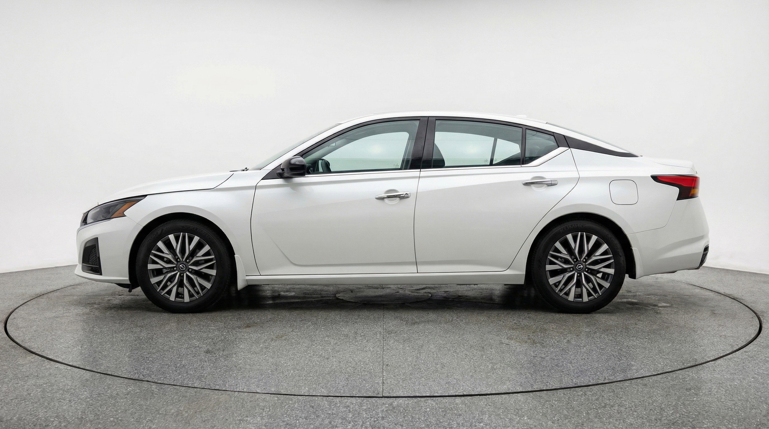 Thumbnail: 2025 Nissan Altima - 5