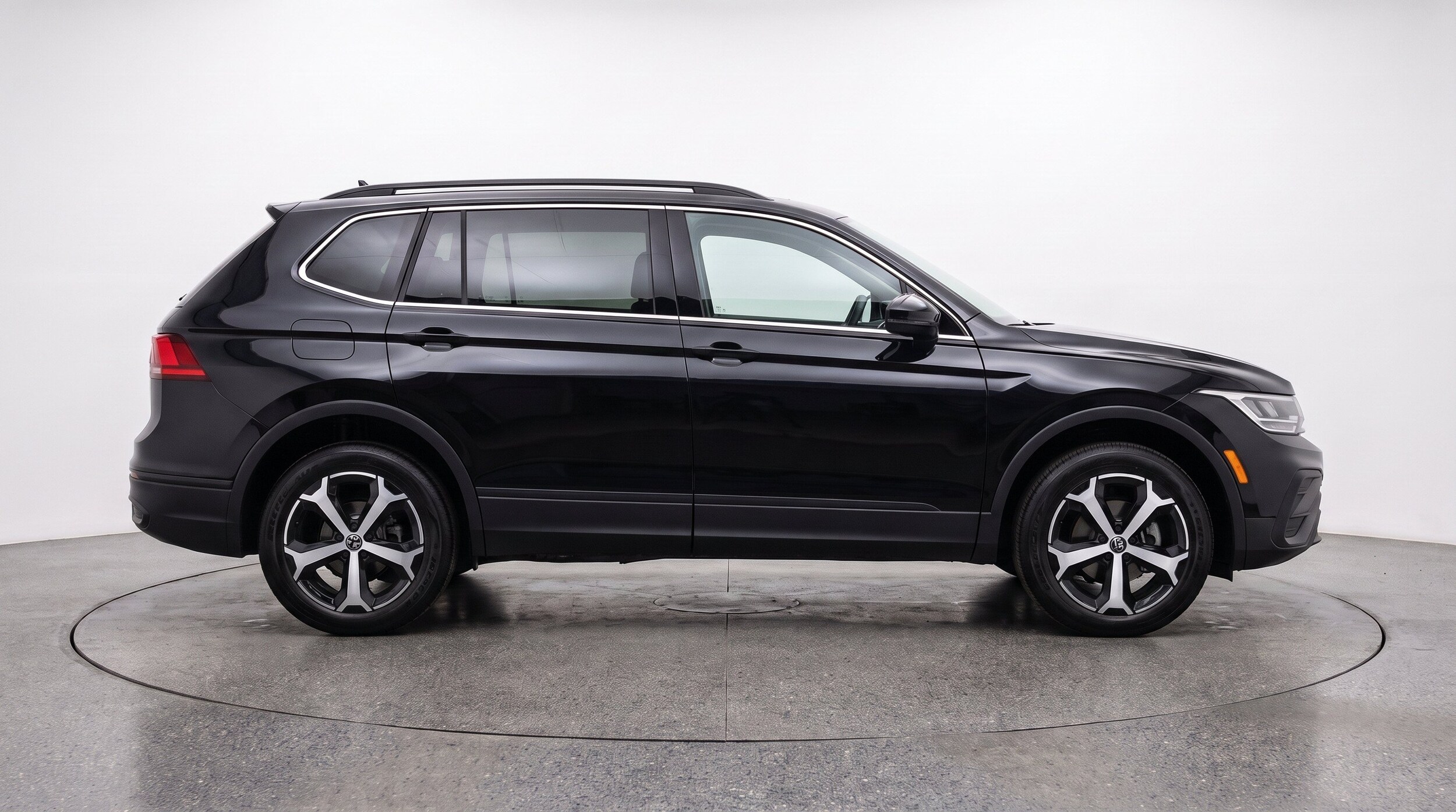 Thumbnail: 2026 Volkswagen Tiguan - 11