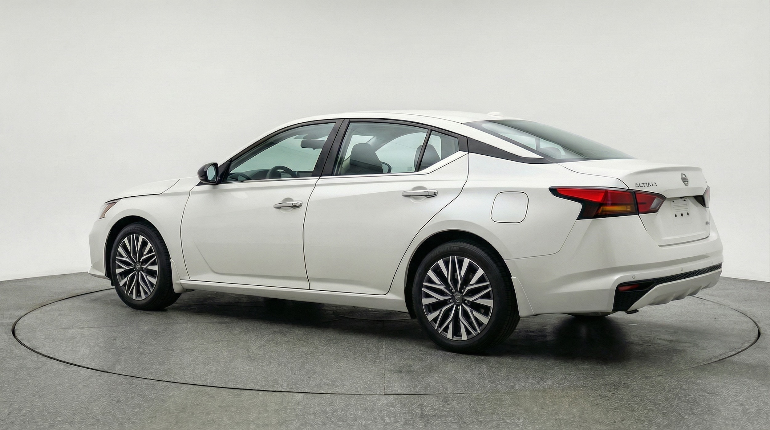 Thumbnail: 2025 Nissan Altima - 5