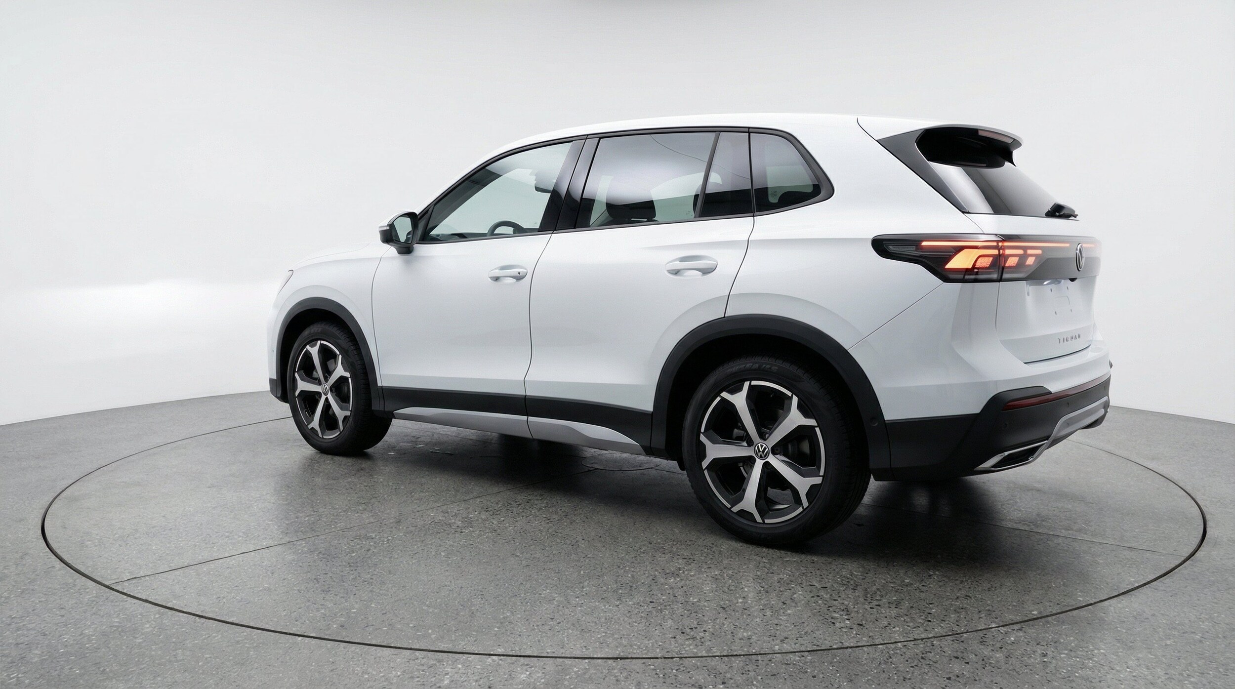 Thumbnail: 2026 Volkswagen Tiguan - 6