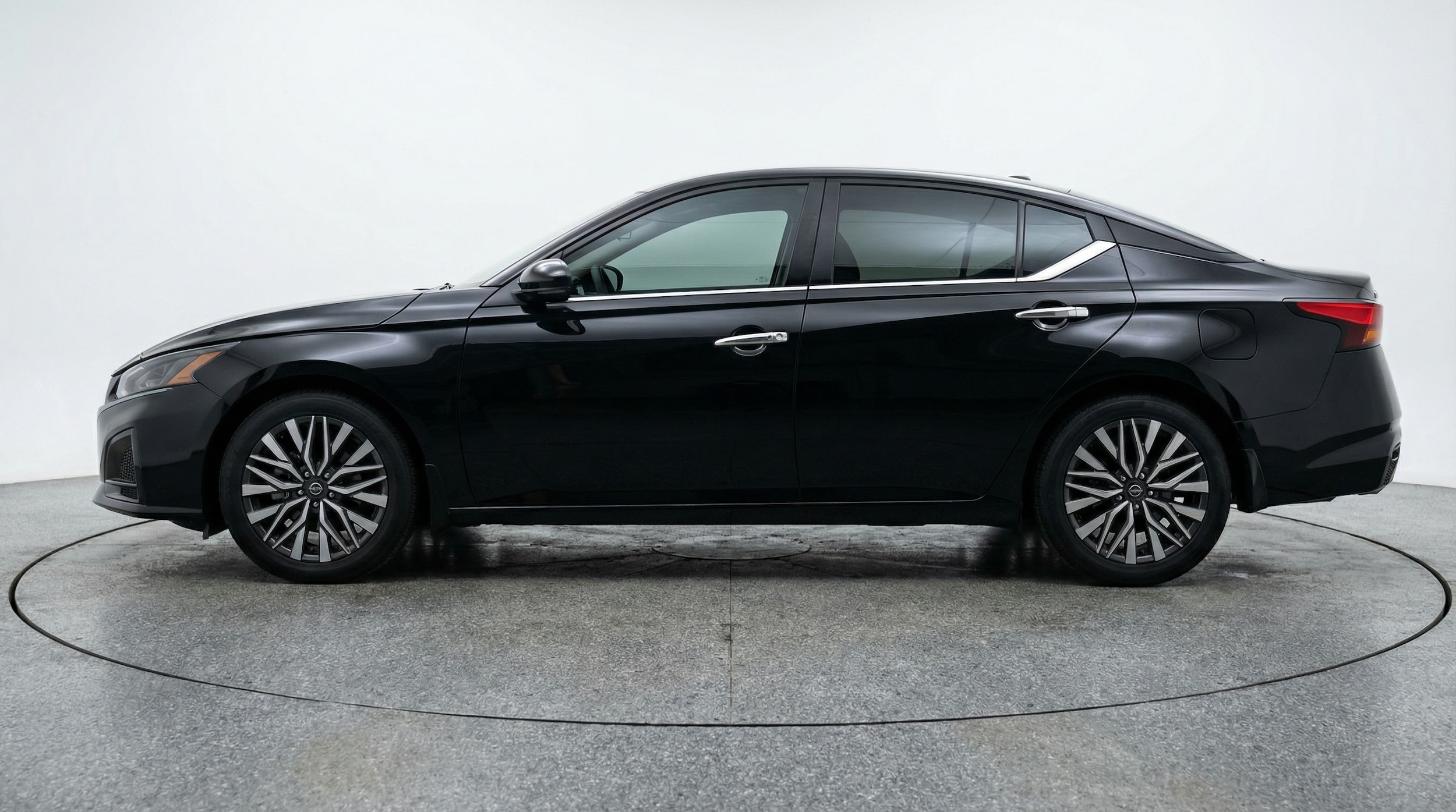 Thumbnail: 2025 Nissan Altima - 4