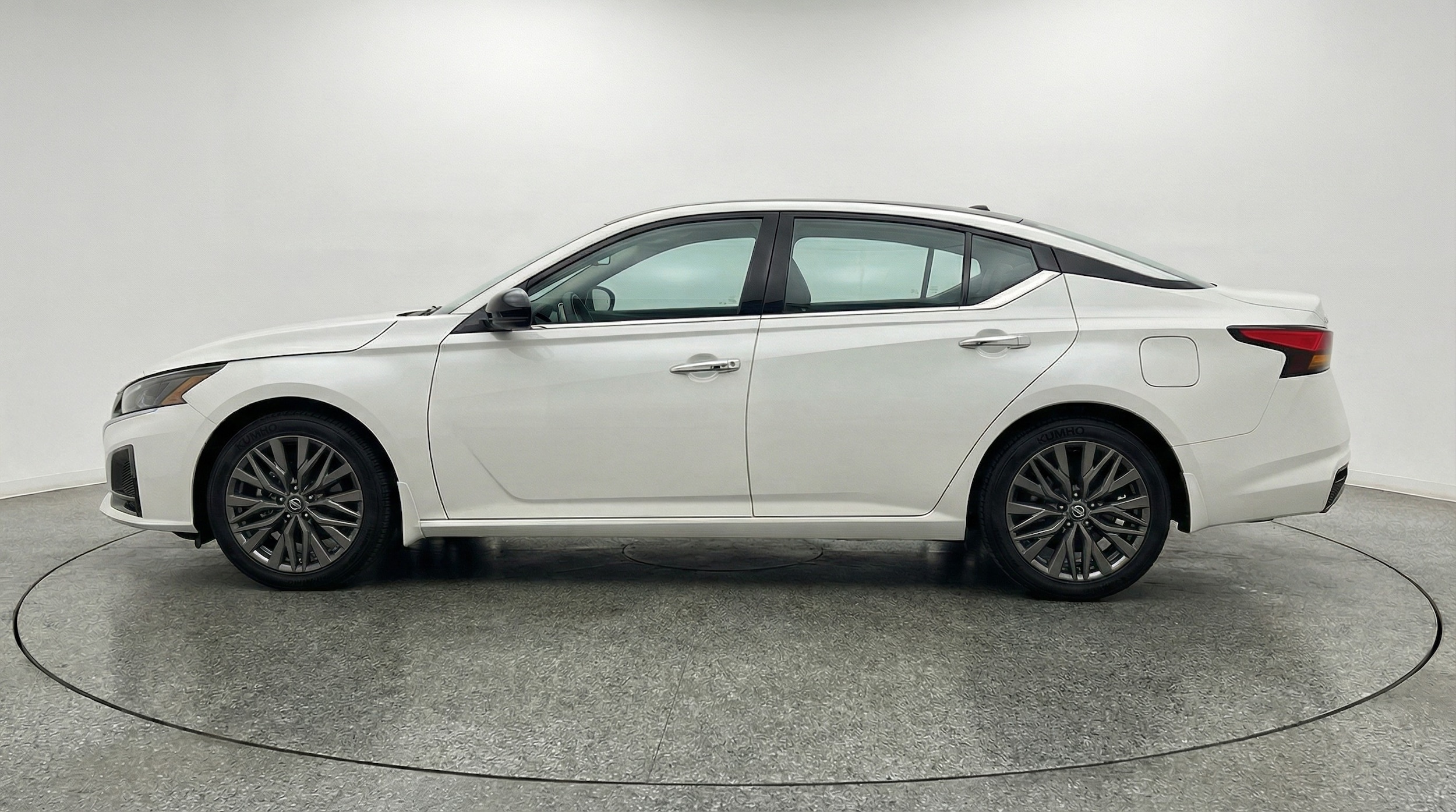 Thumbnail: 2025 Nissan Altima - 4