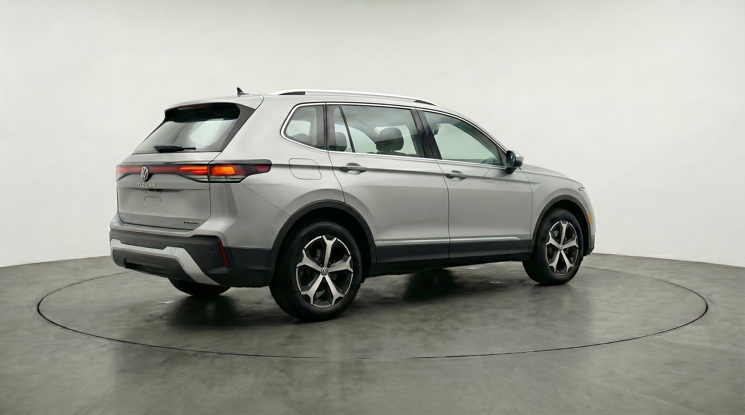 Thumbnail: 2026 Volkswagen Tiguan - 9