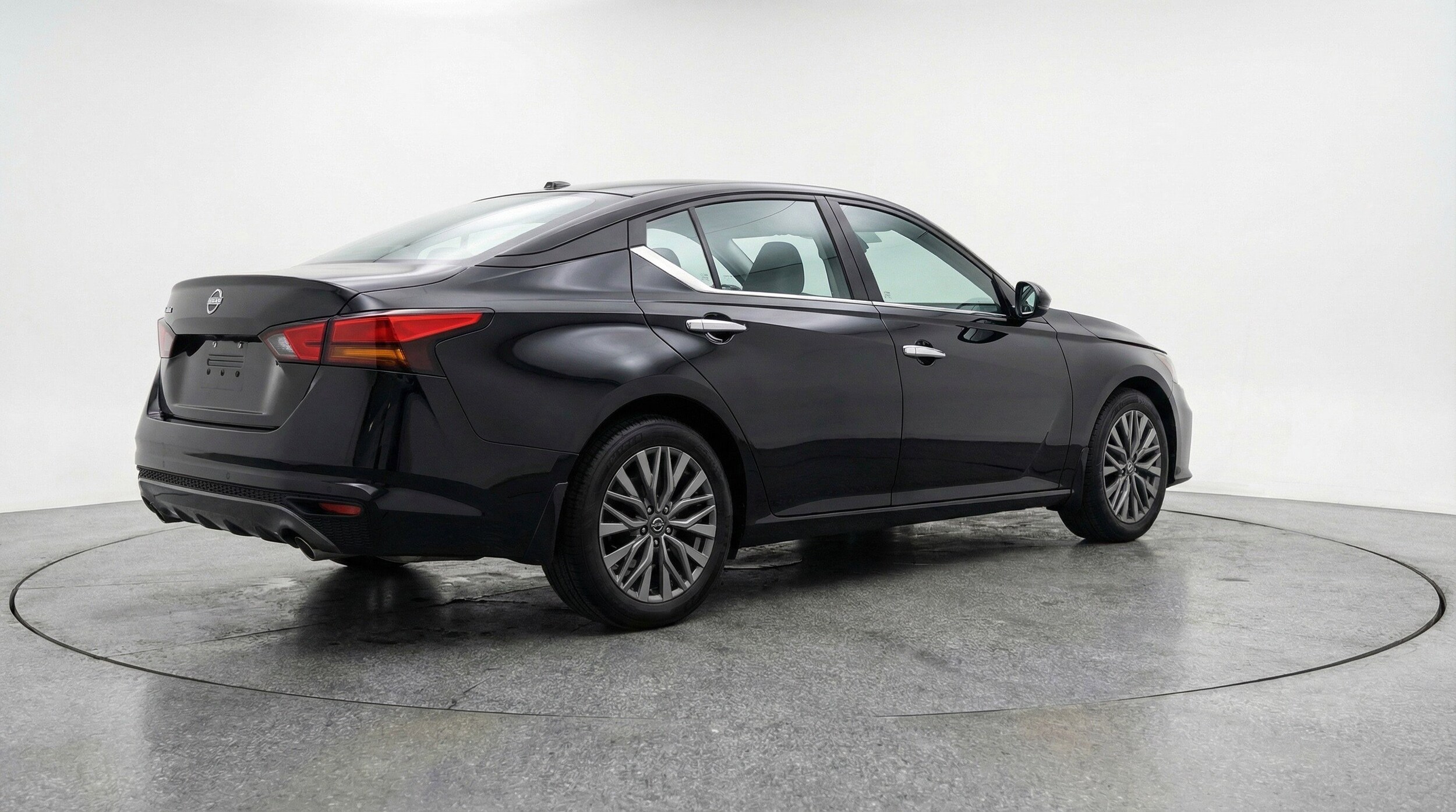 Thumbnail: 2025 Nissan Altima - 9