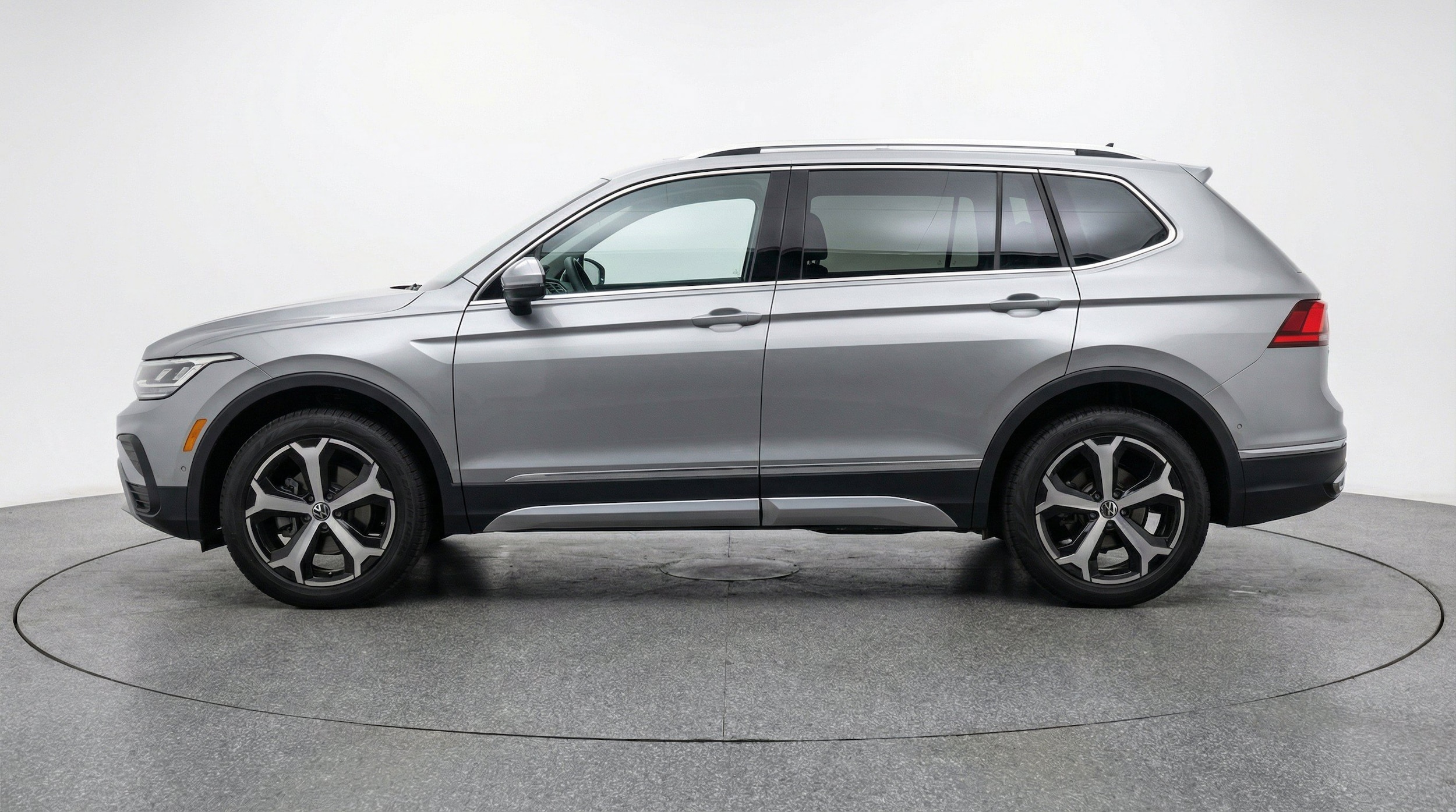 Thumbnail: 2026 Volkswagen Tiguan - 5