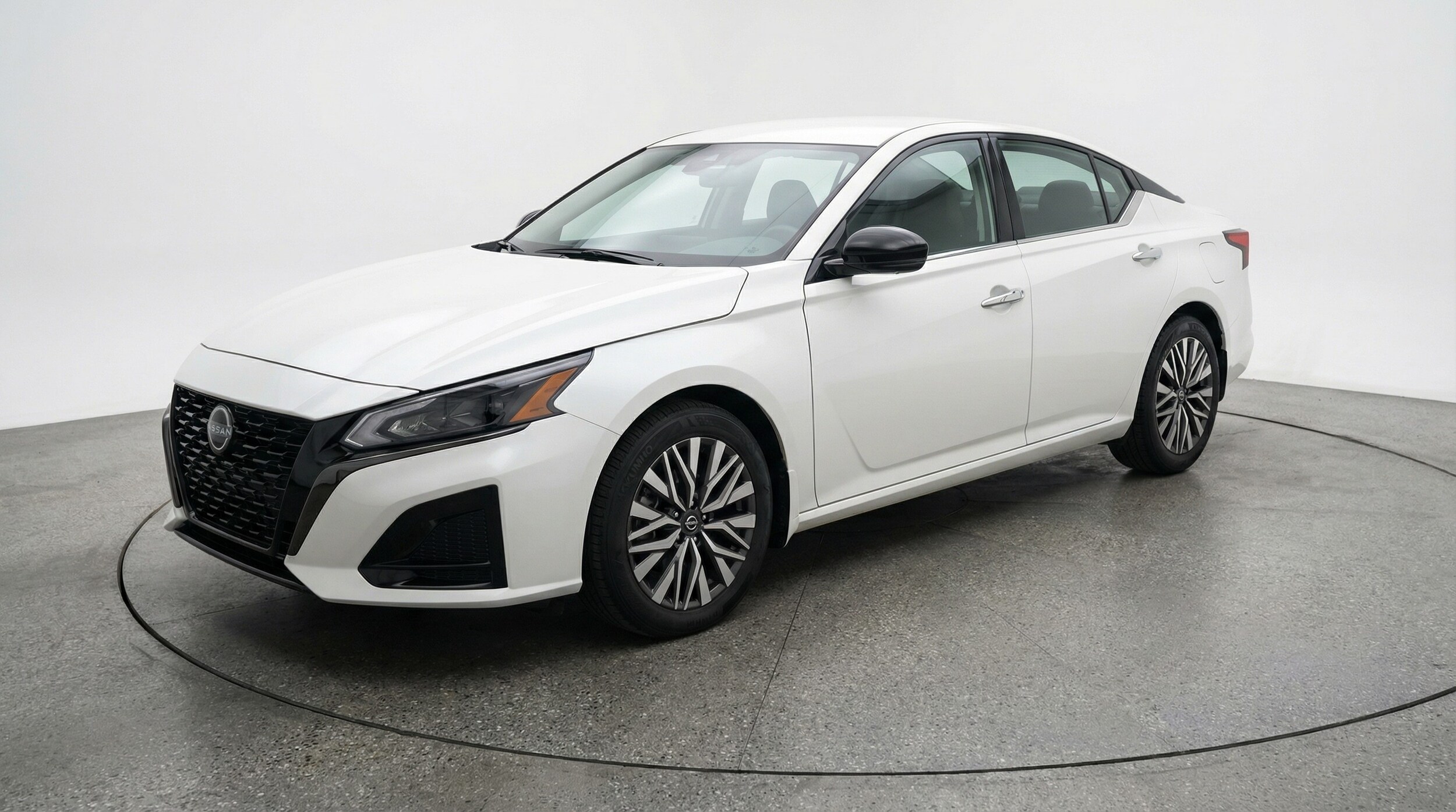 Thumbnail: 2025 Nissan Altima - 3