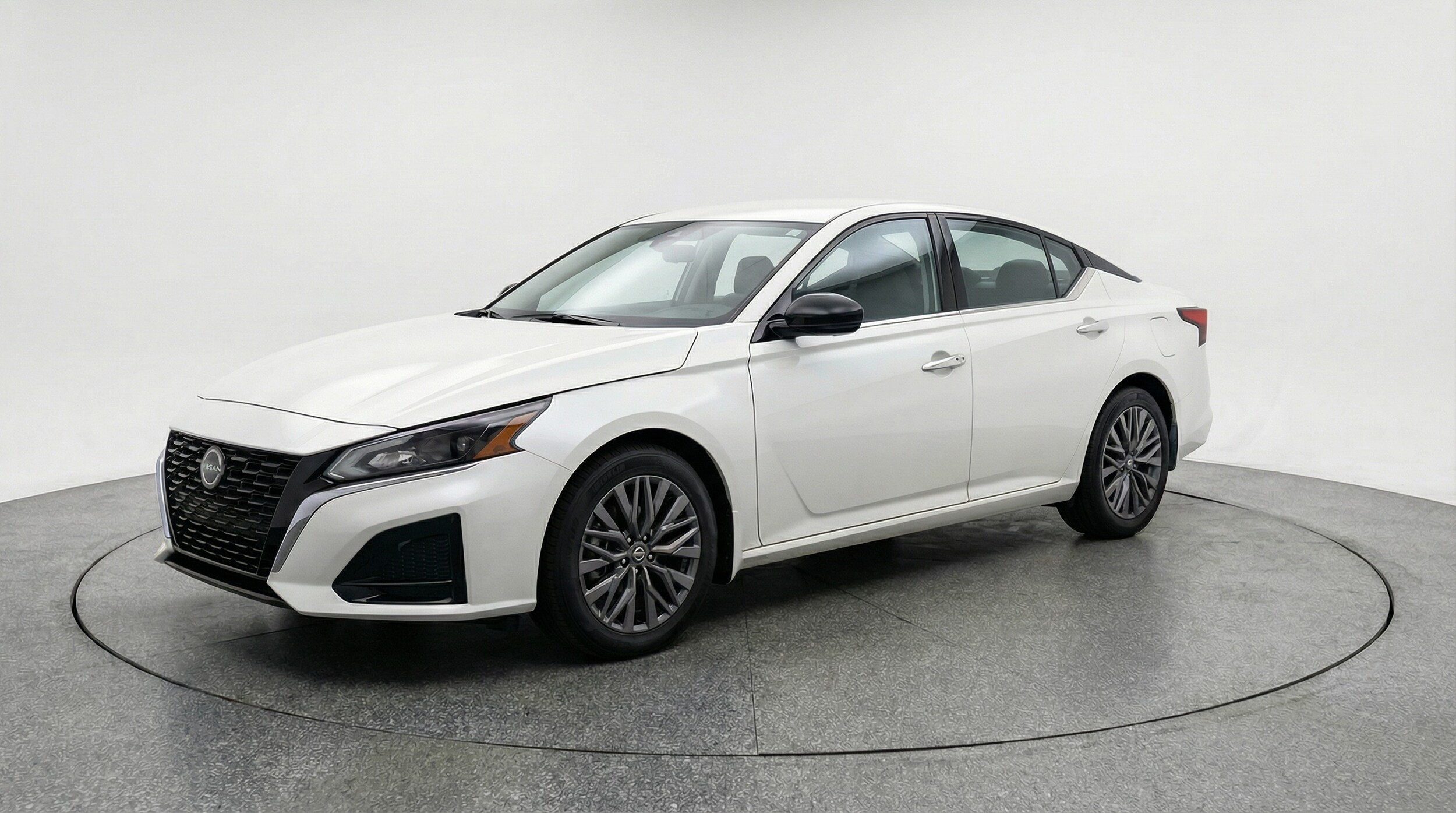 Thumbnail: 2025 Nissan Altima - 3