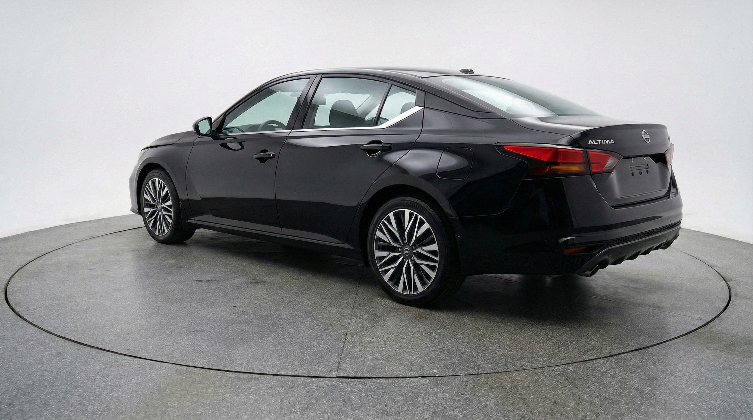 Thumbnail: 2025 Nissan Altima - 5