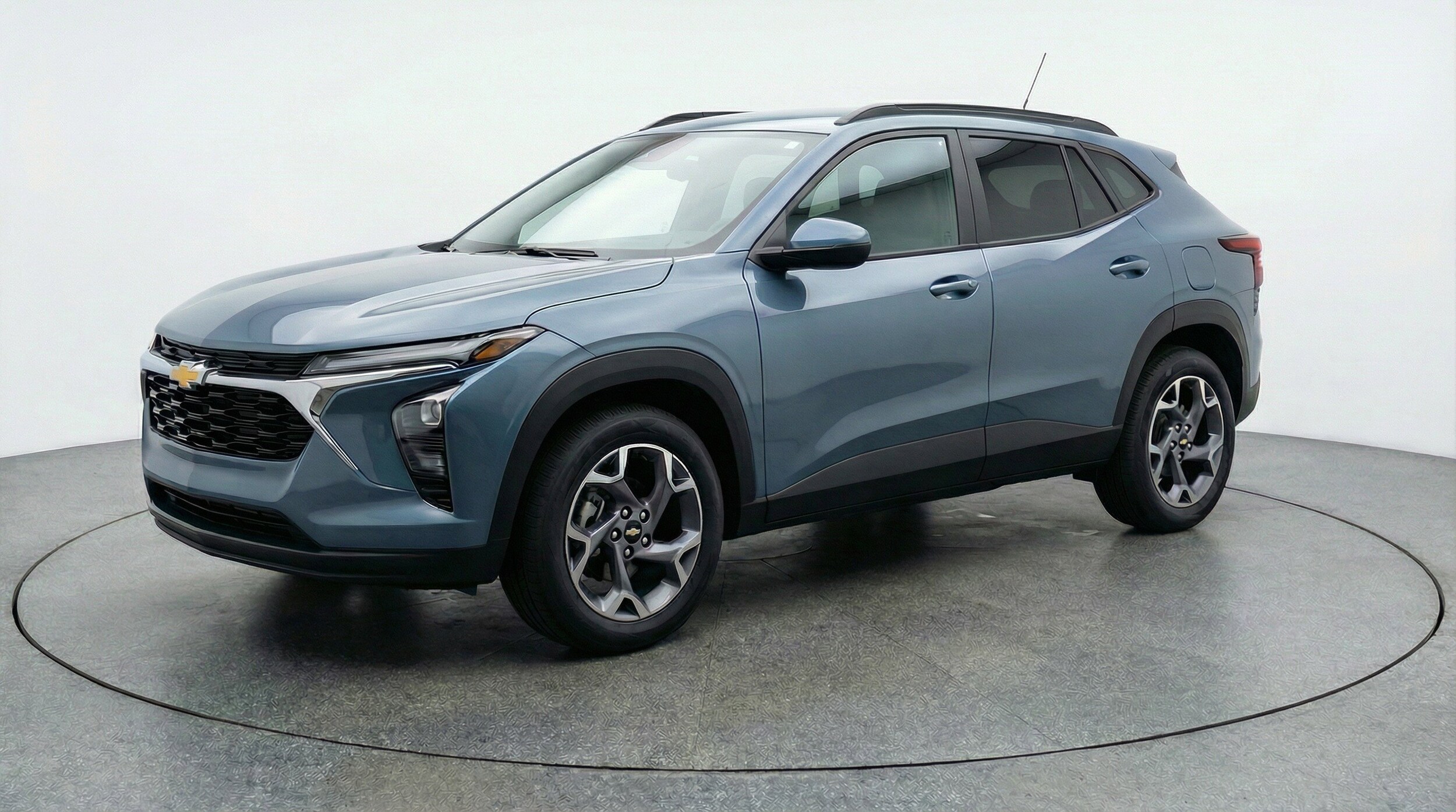 Thumbnail: 2025 Chevrolet Trax - 3