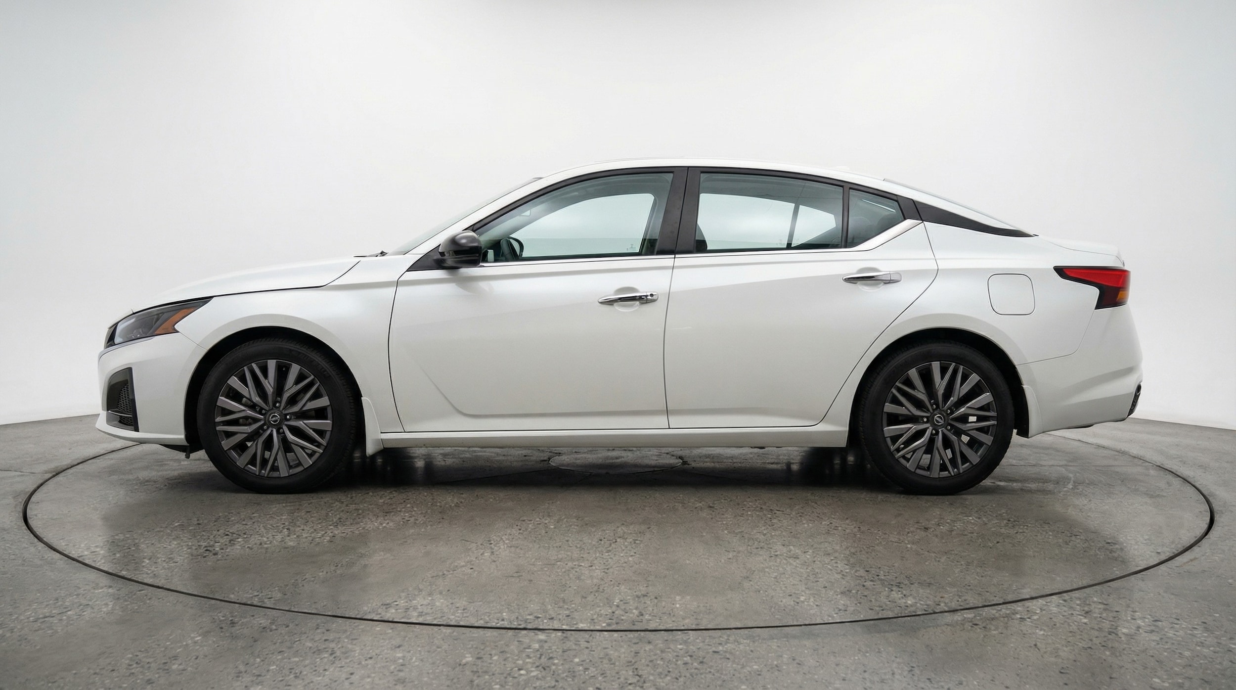 Thumbnail: 2025 Nissan Altima - 4