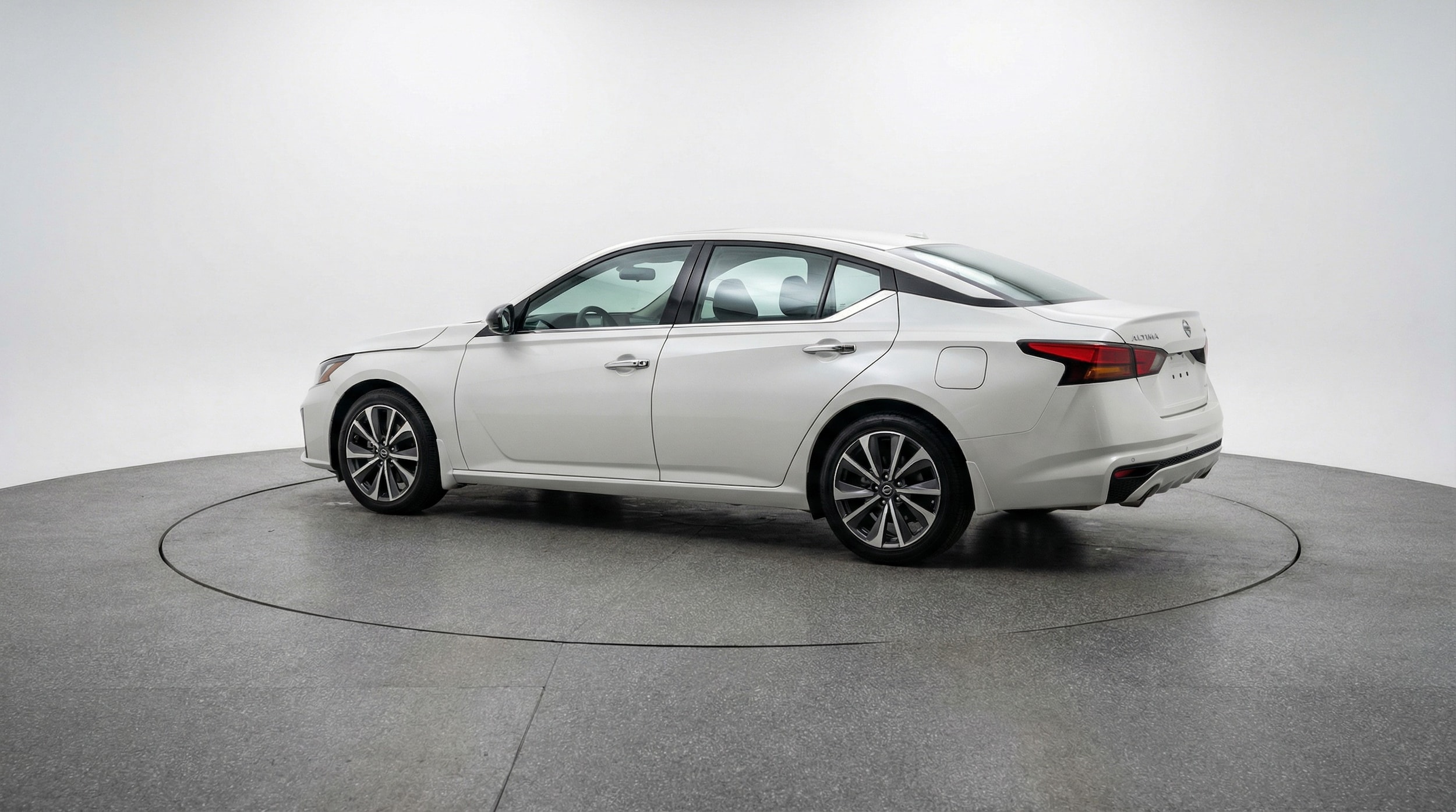 Thumbnail: 2025 Nissan Altima - 5