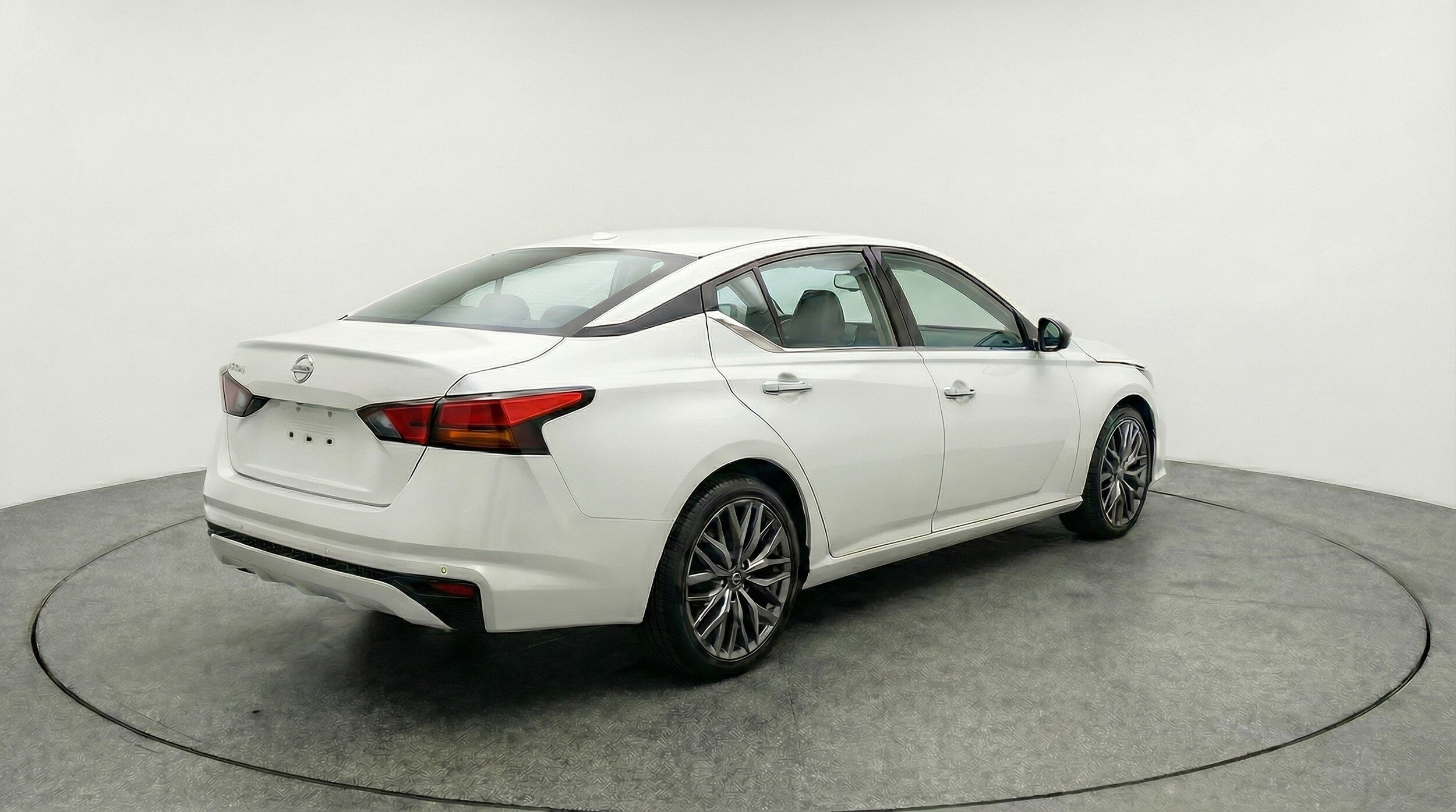 Thumbnail: 2025 Nissan Altima - 9