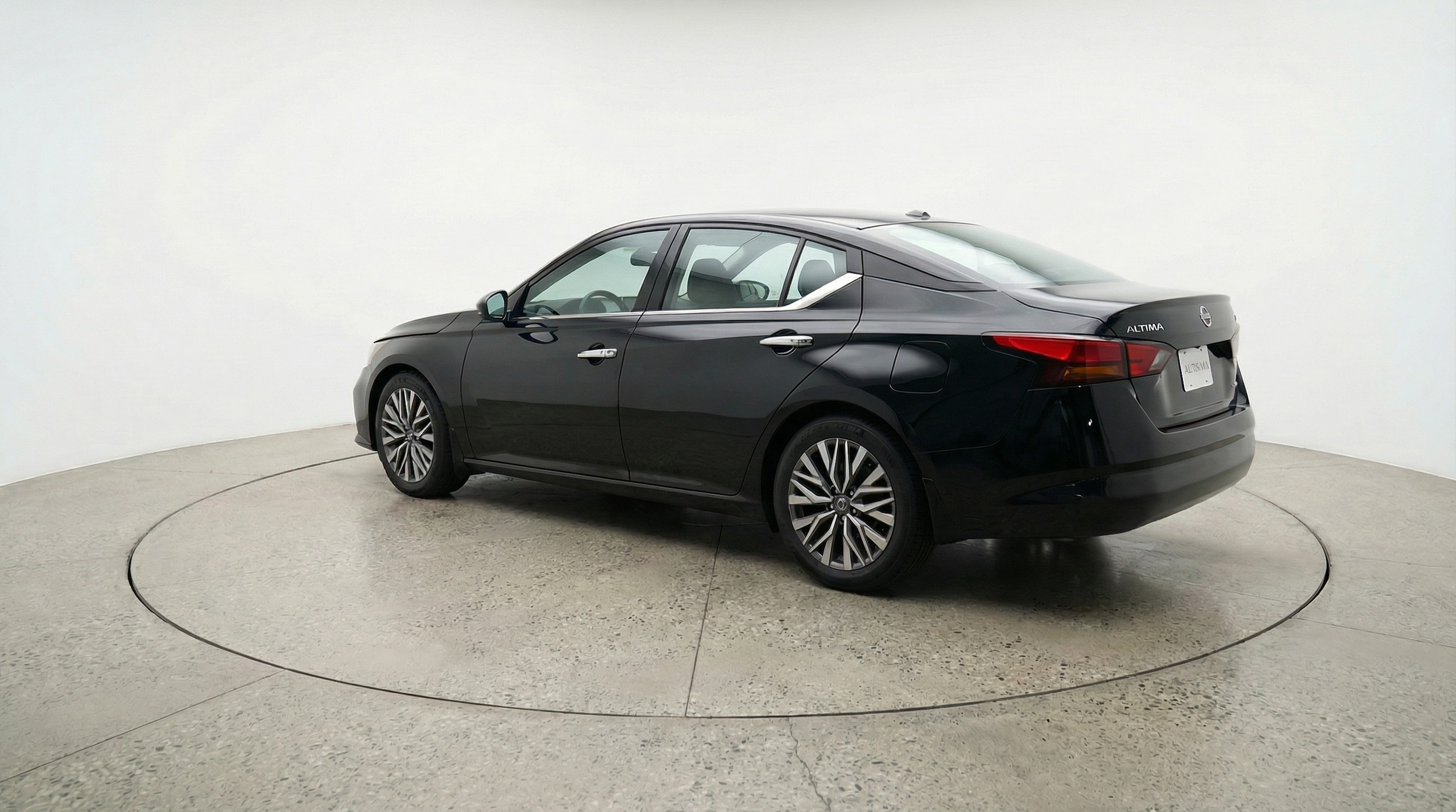 Thumbnail: 2025 Nissan Altima - 5