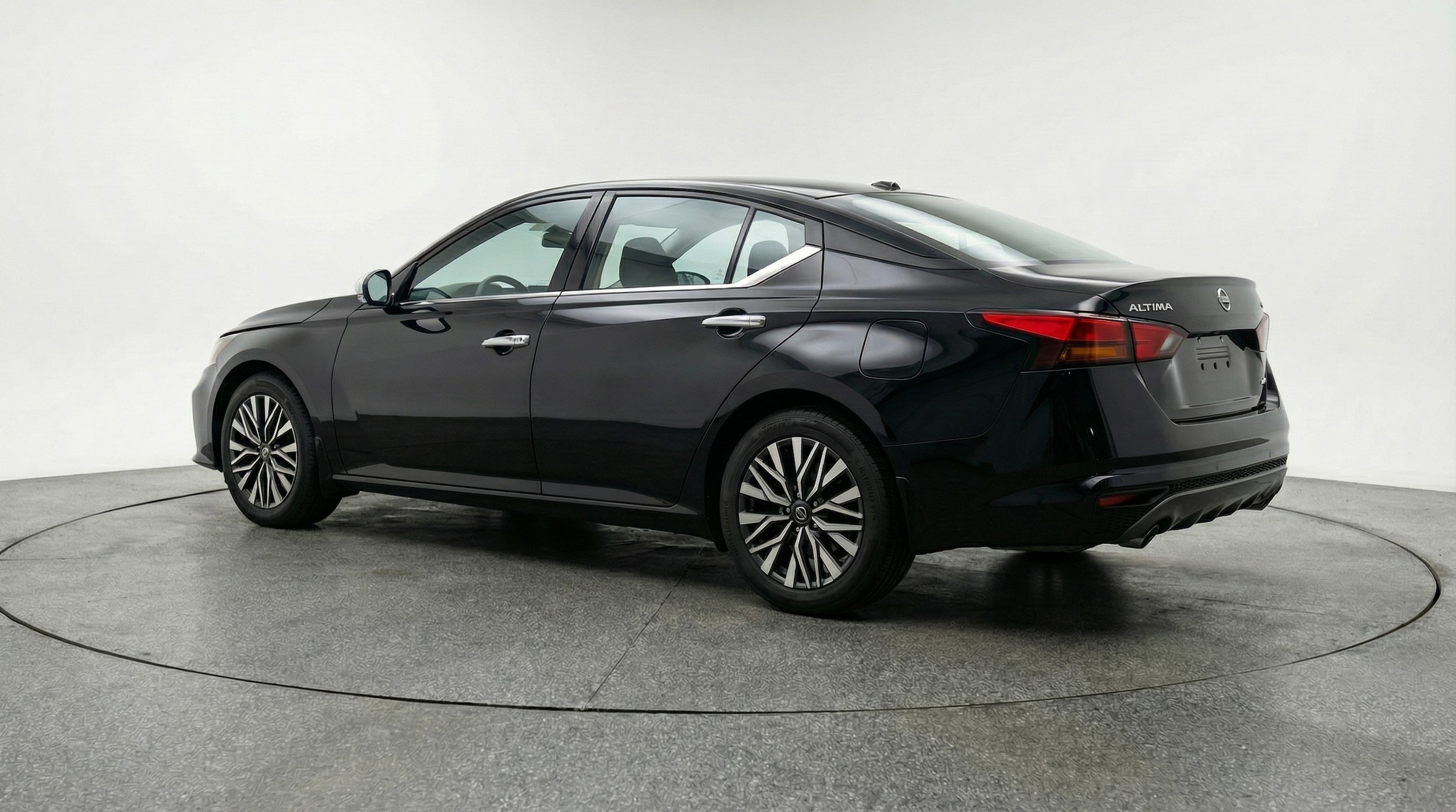 Thumbnail: 2025 Nissan Altima - 5