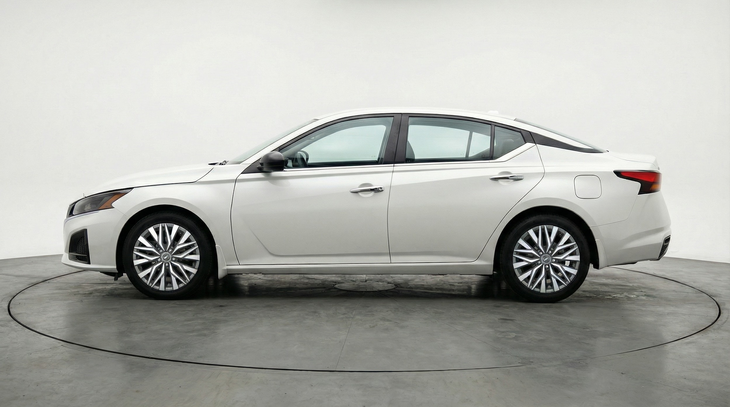 Thumbnail: 2025 Nissan Altima - 4