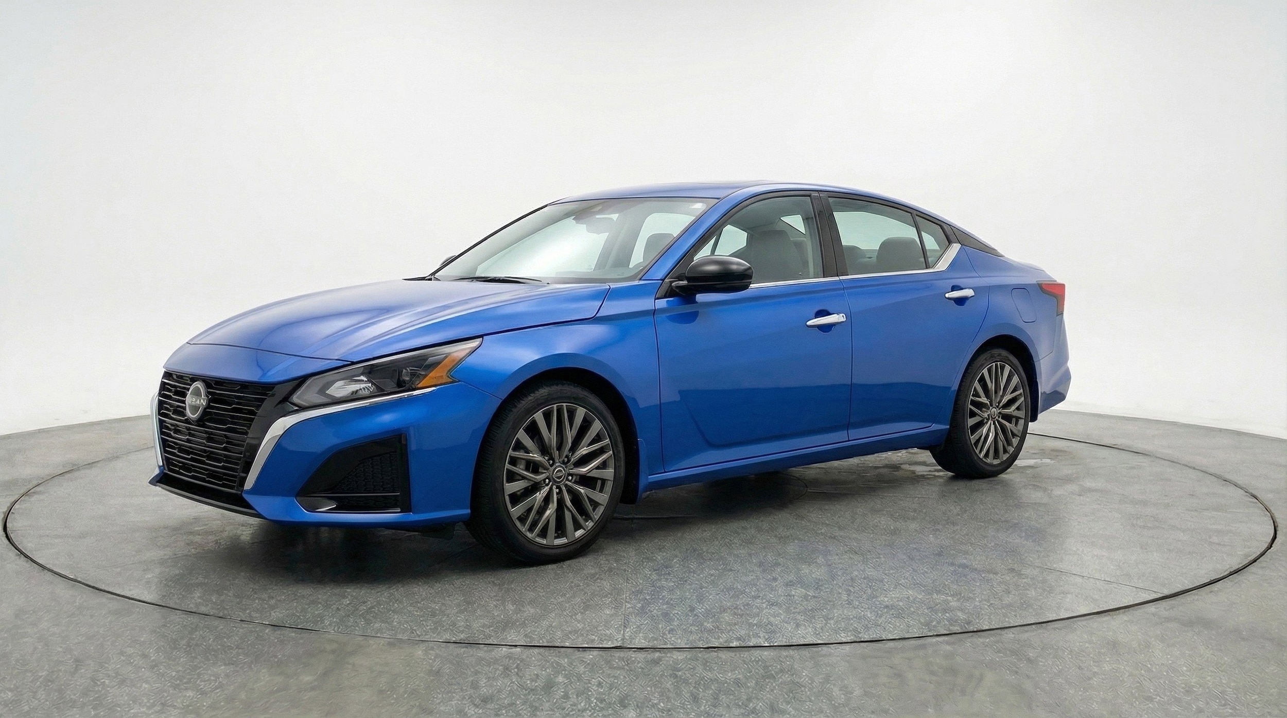 Thumbnail: 2025 Nissan Altima - 3
