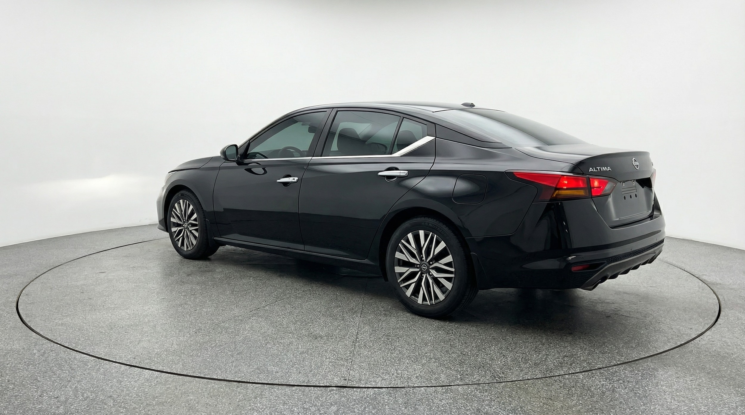 Thumbnail: 2025 Nissan Altima - 5