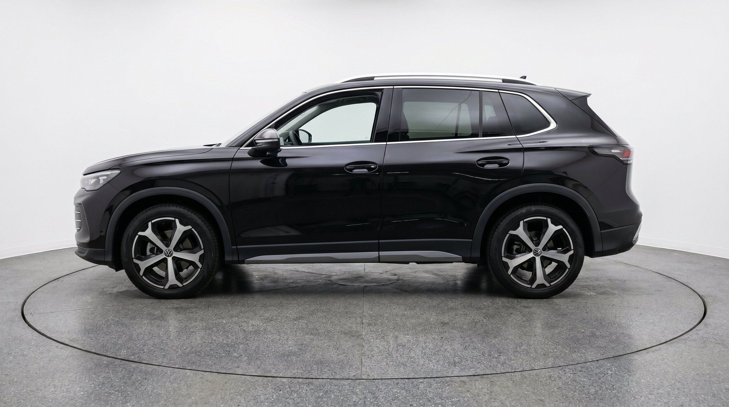 Thumbnail: 2026 Volkswagen Tiguan - 5