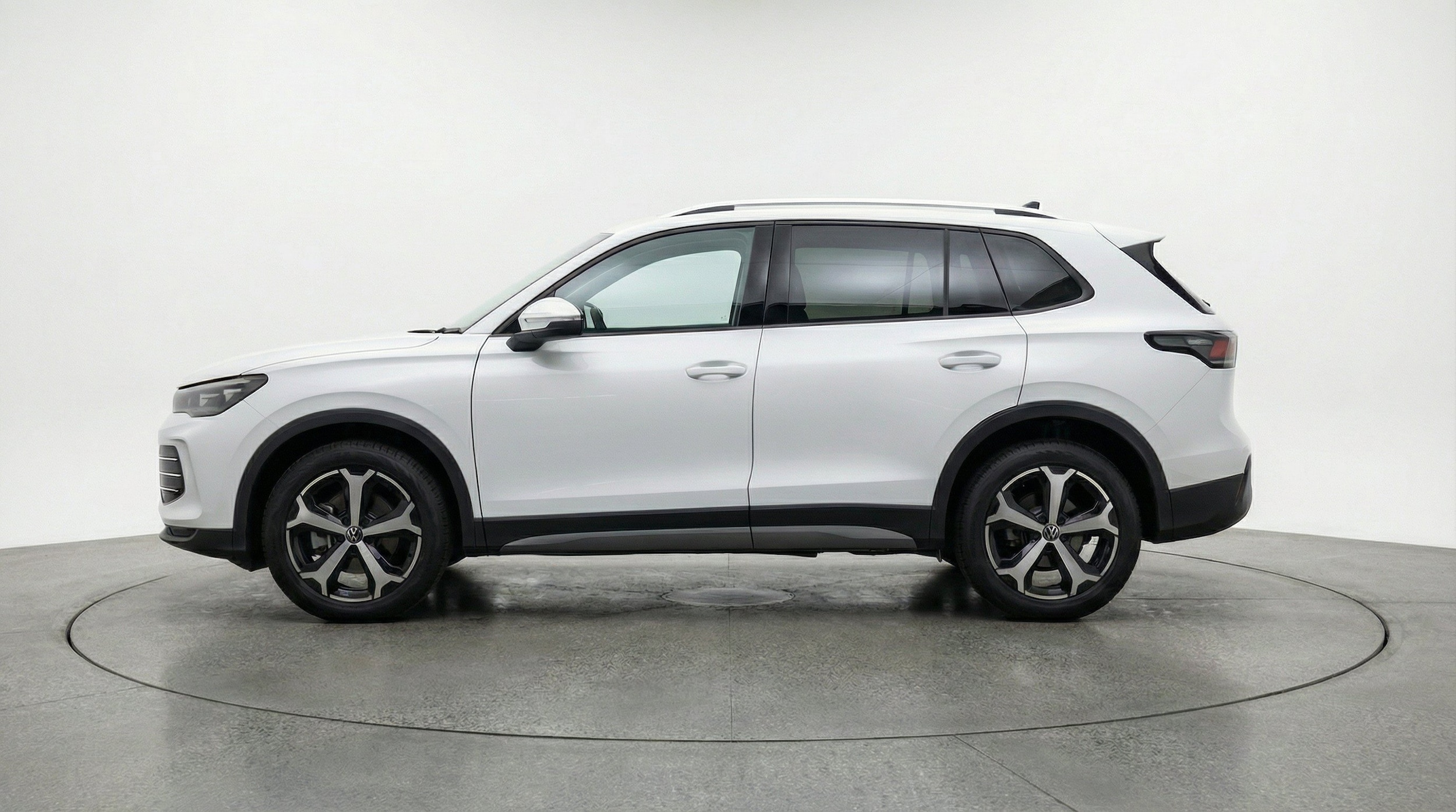 Thumbnail: 2026 Volkswagen Tiguan - 5