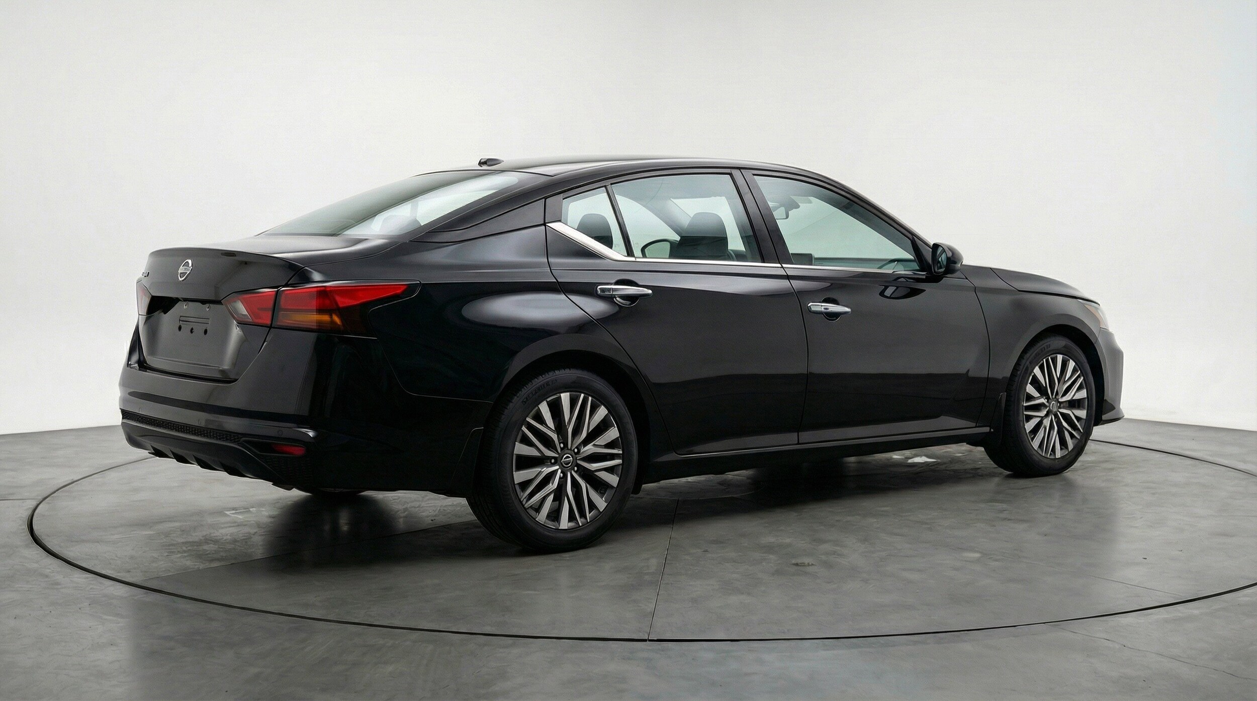 Thumbnail: 2025 Nissan Altima - 9