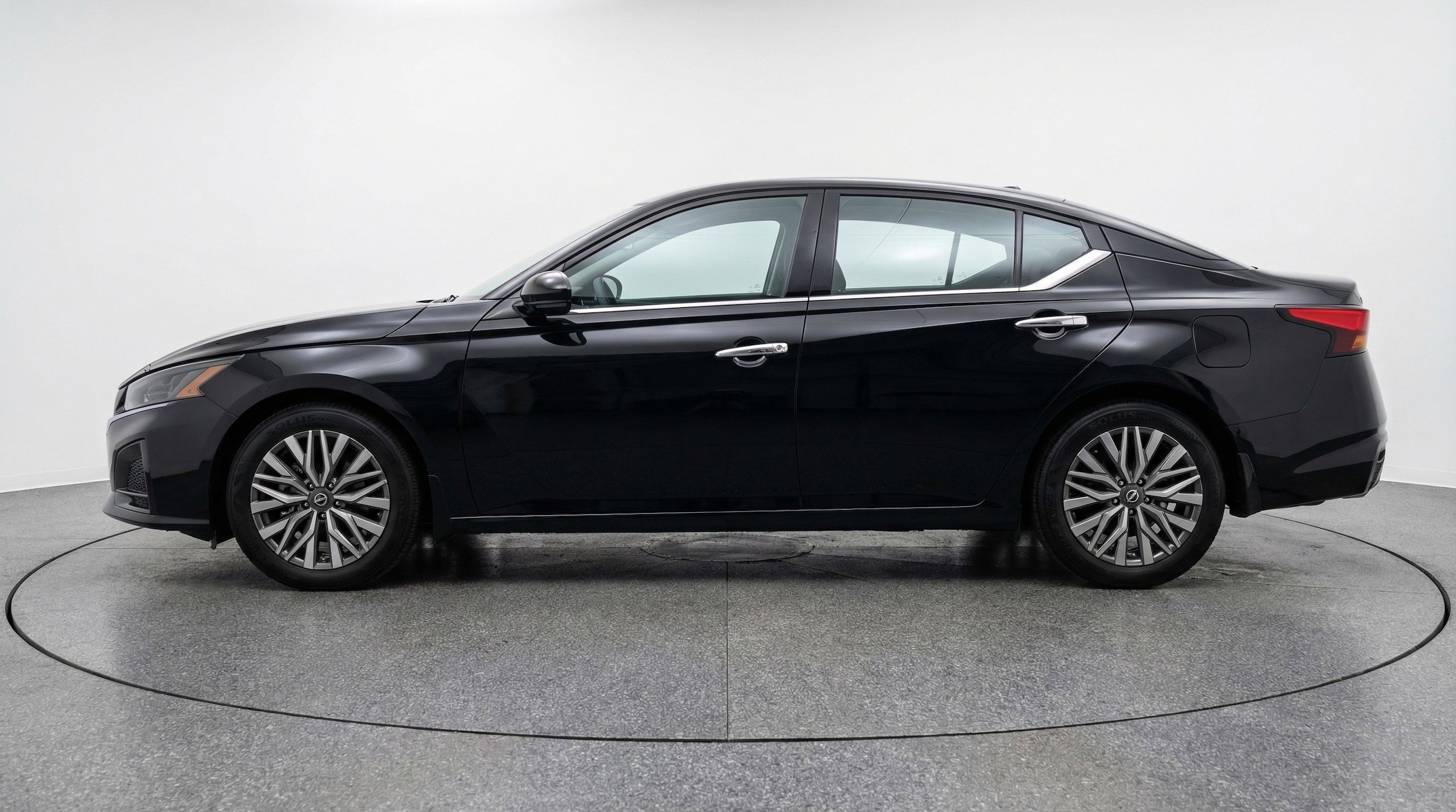 Thumbnail: 2025 Nissan Altima - 5