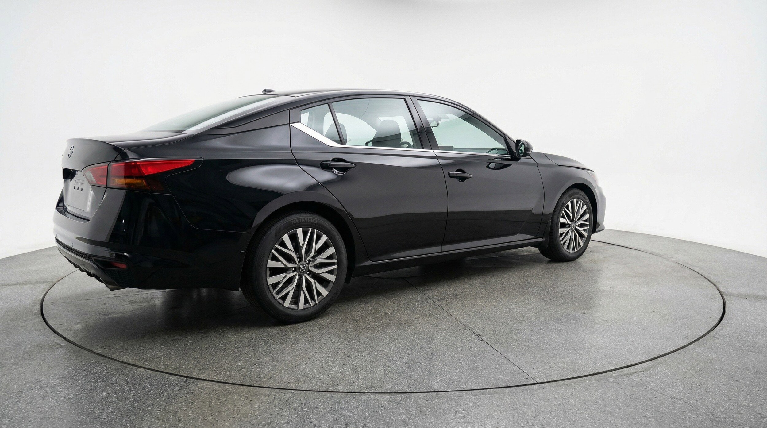 Thumbnail: 2025 Nissan Altima - 9