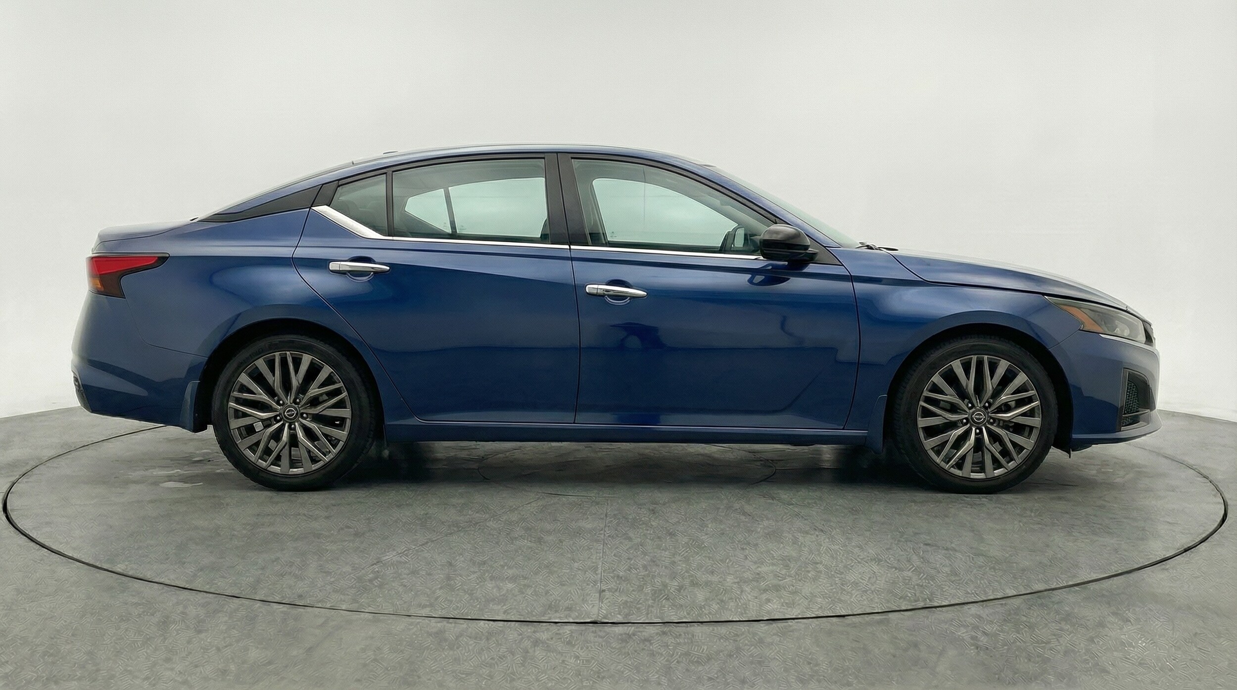 Thumbnail: 2025 Nissan Altima - 8