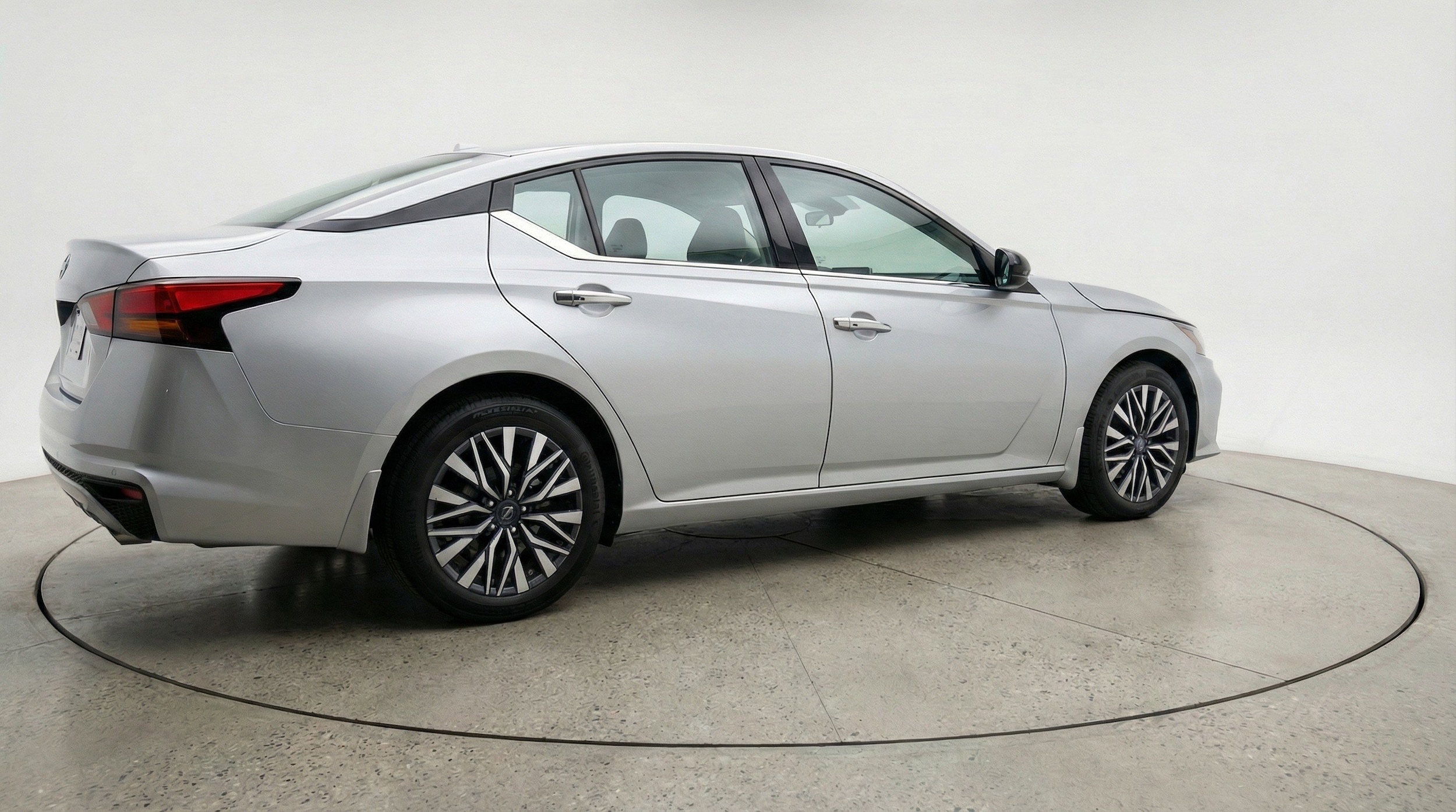 Thumbnail: 2025 Nissan Altima - 9