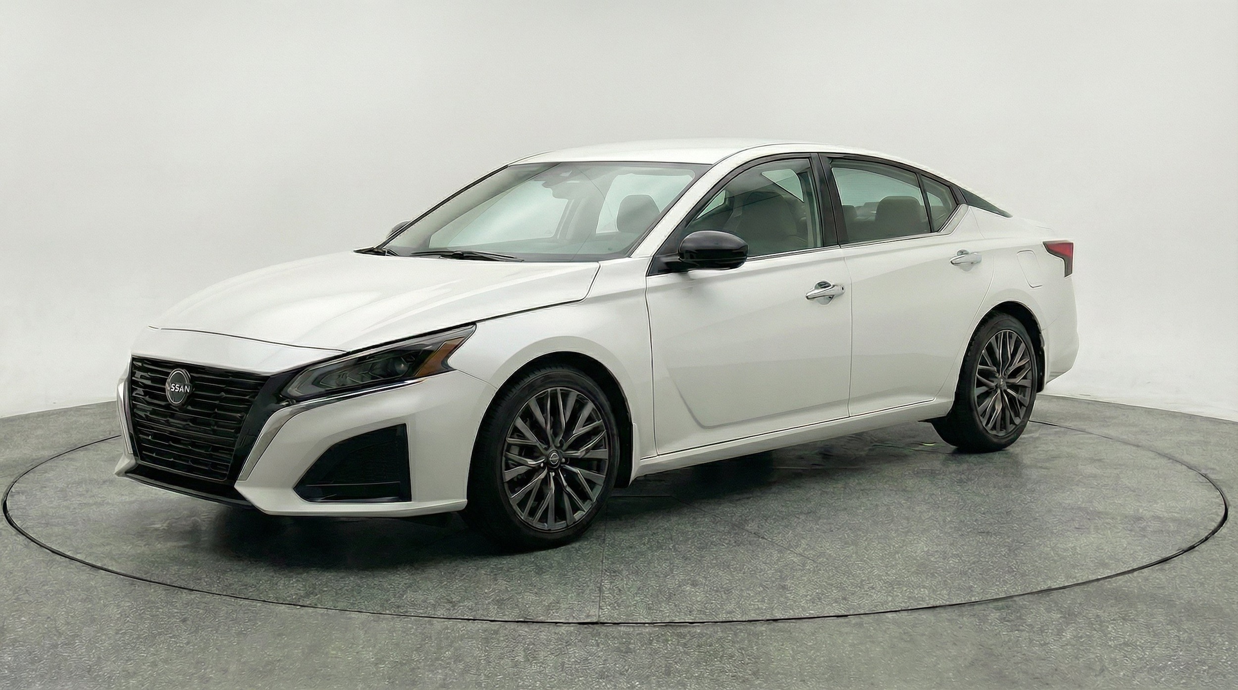 Thumbnail: 2025 Nissan Altima - 3