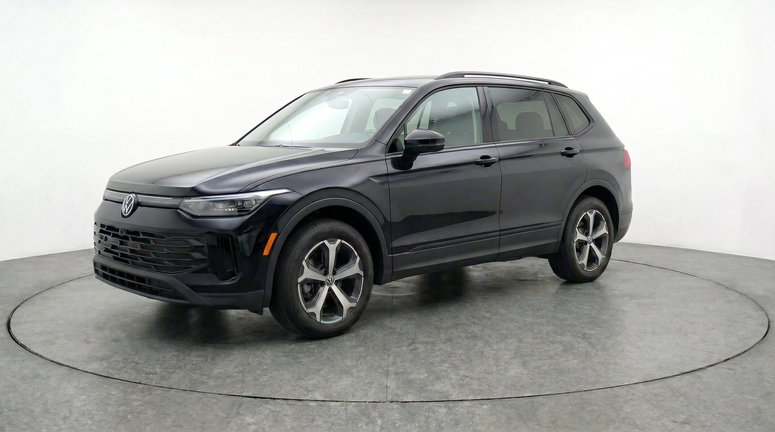 Thumbnail: 2026 Volkswagen Tiguan - 3