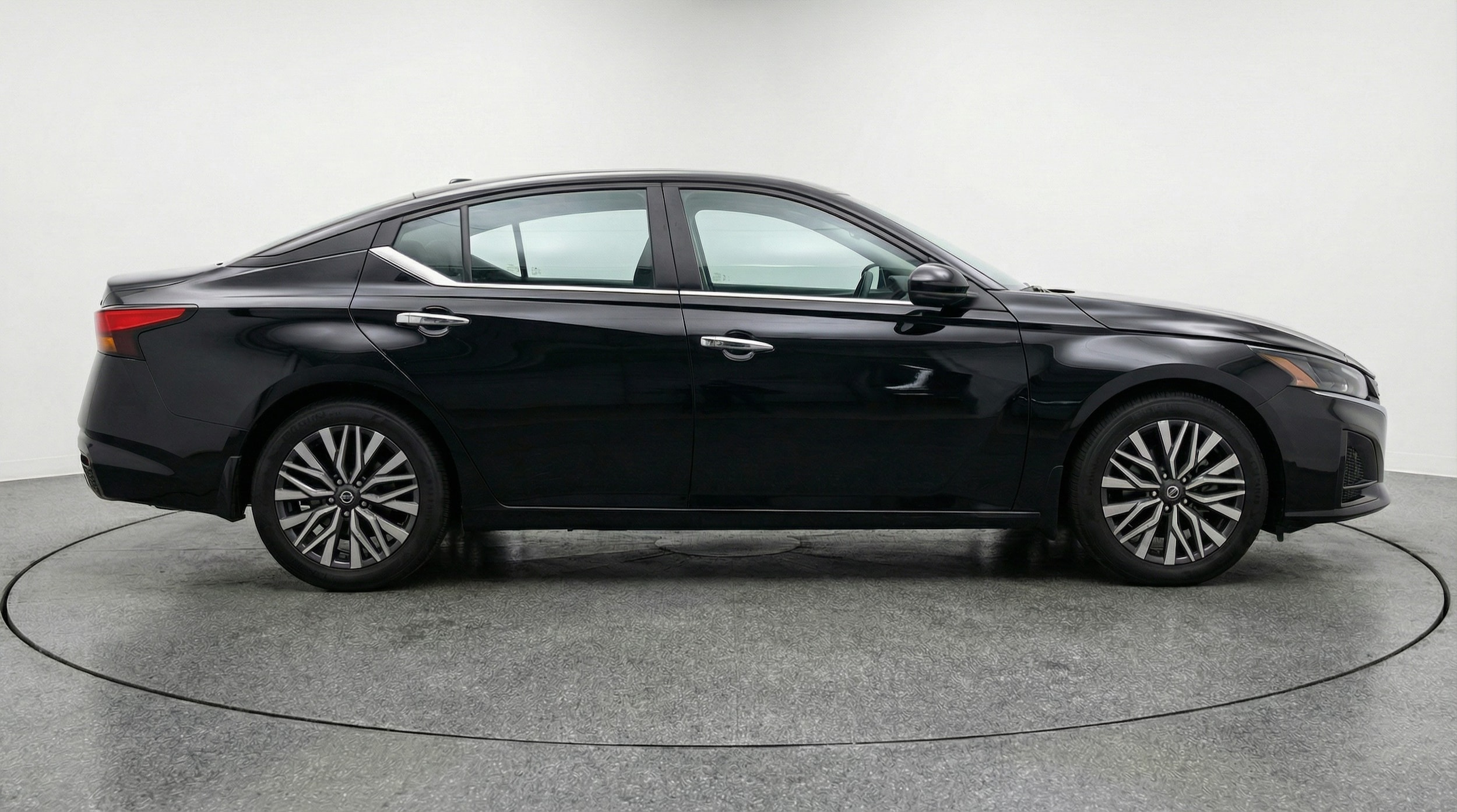 Thumbnail: 2025 Nissan Altima - 8